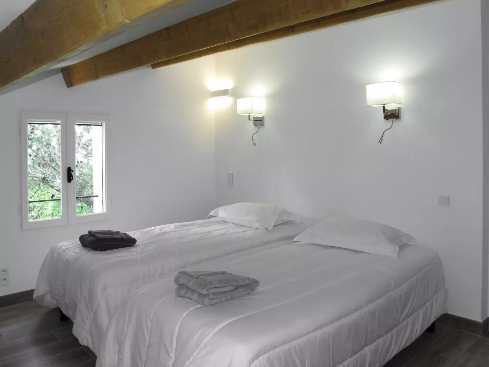 Les Garrigues d'Ozilhan-Inside