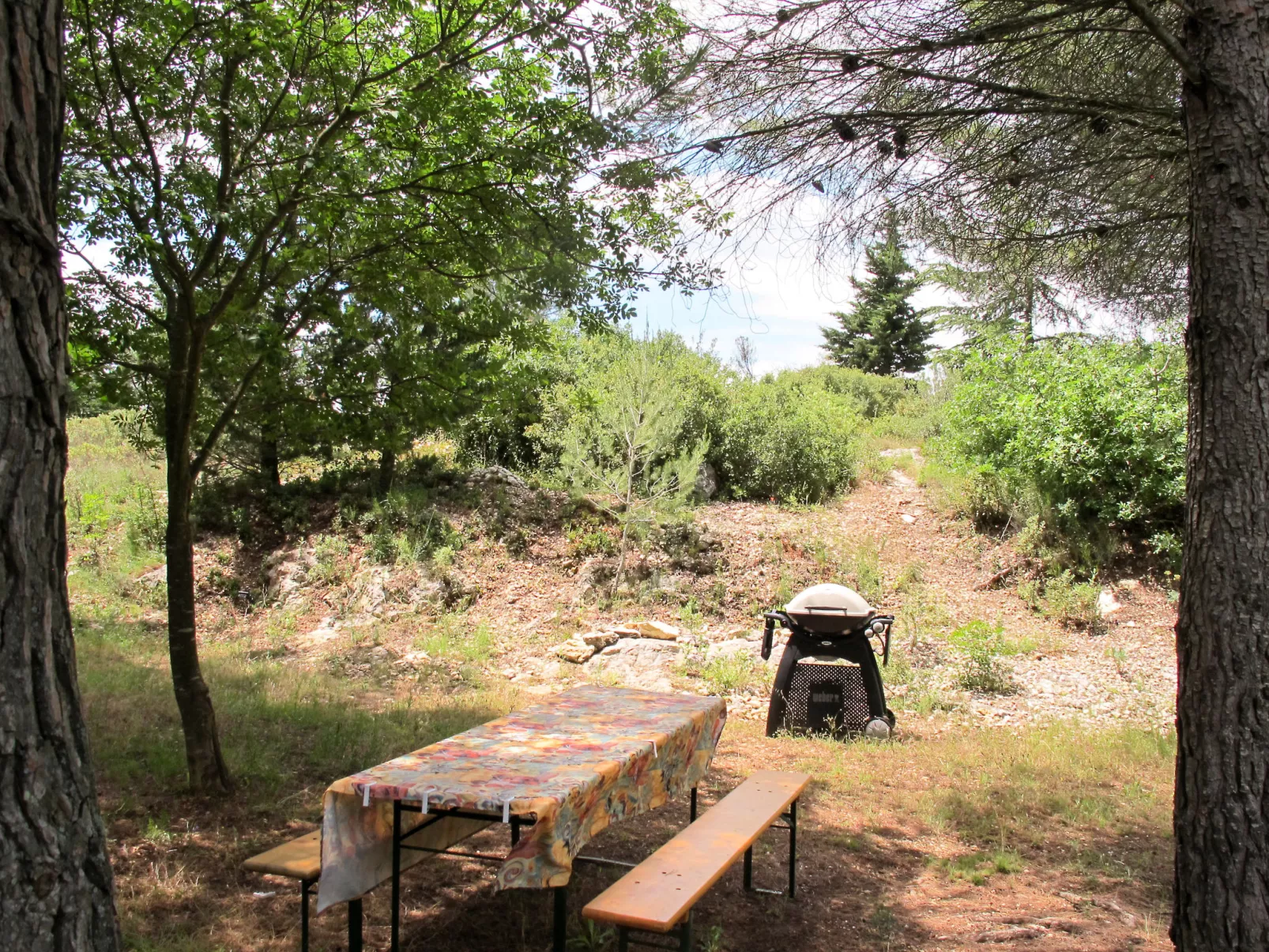 Les Garrigues d'Ozilhan-Outside