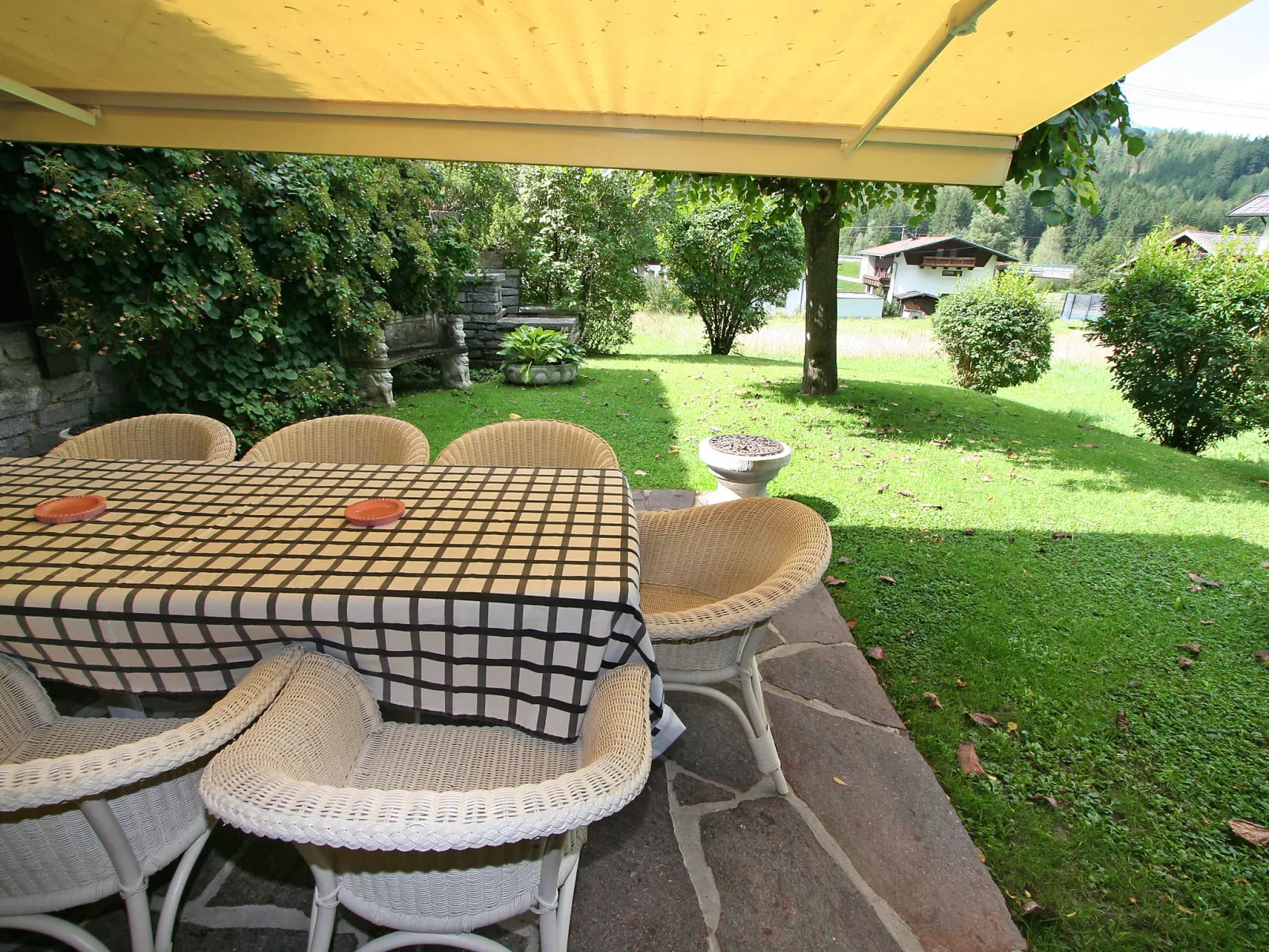 Casa Hubertus-Outside