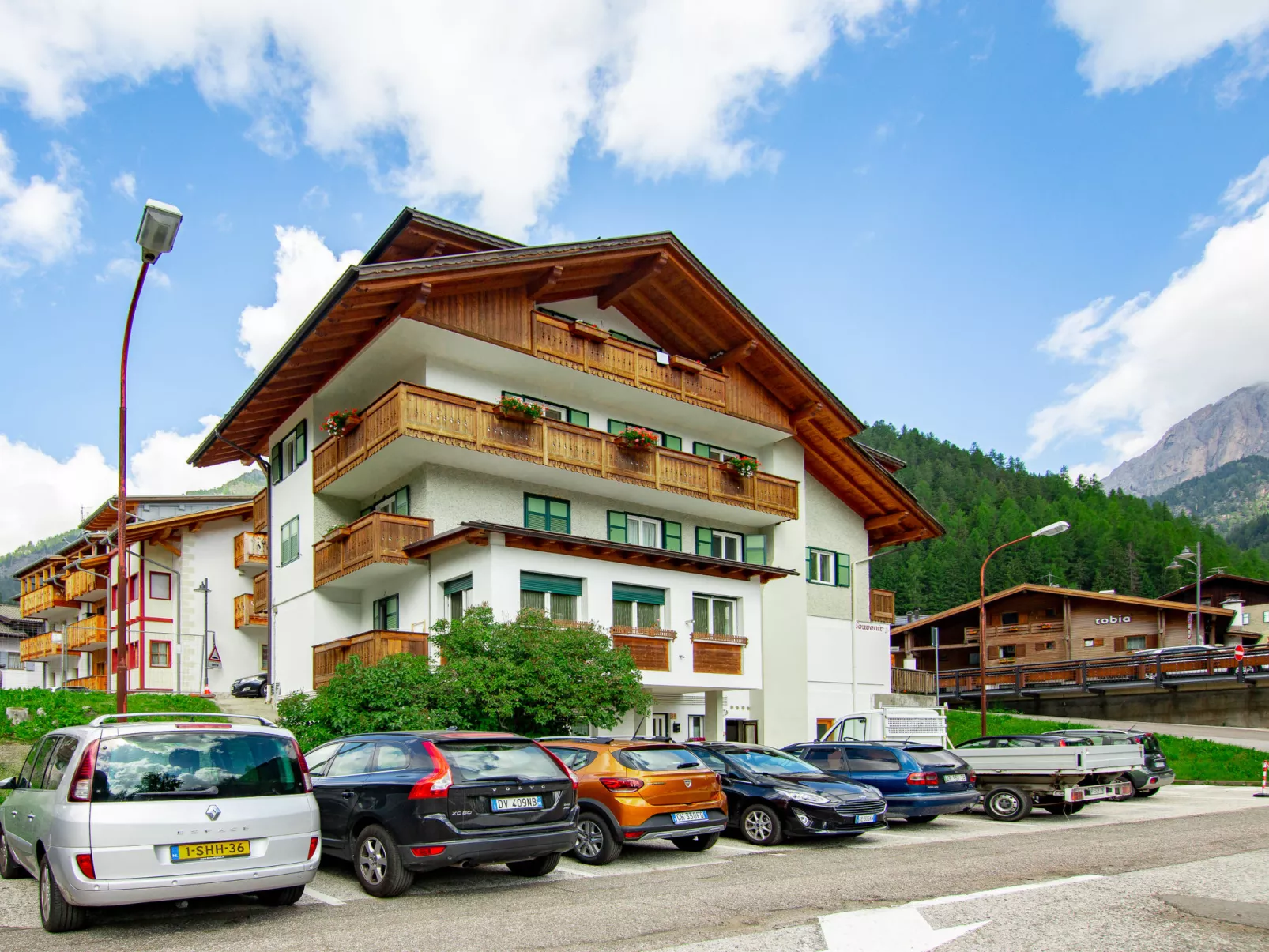 Cesa Soraruf-Outside