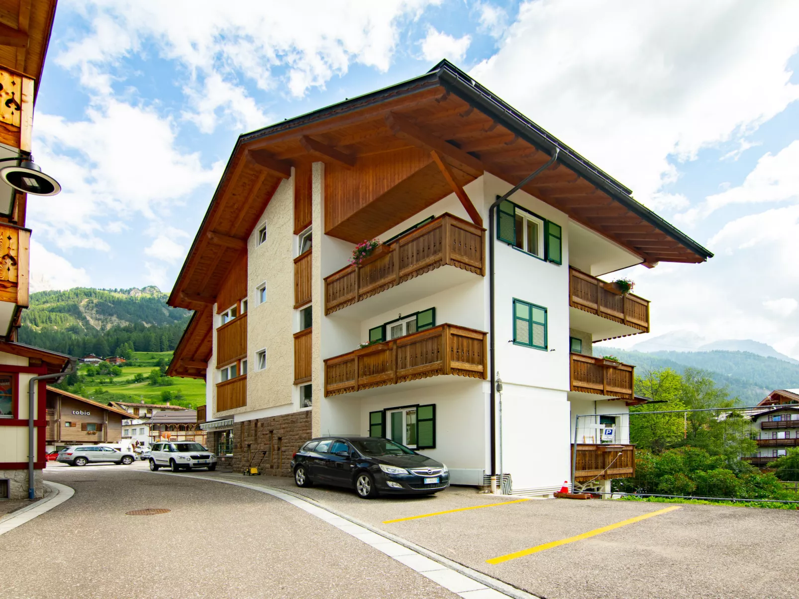 Cesa Soraruf-Outside