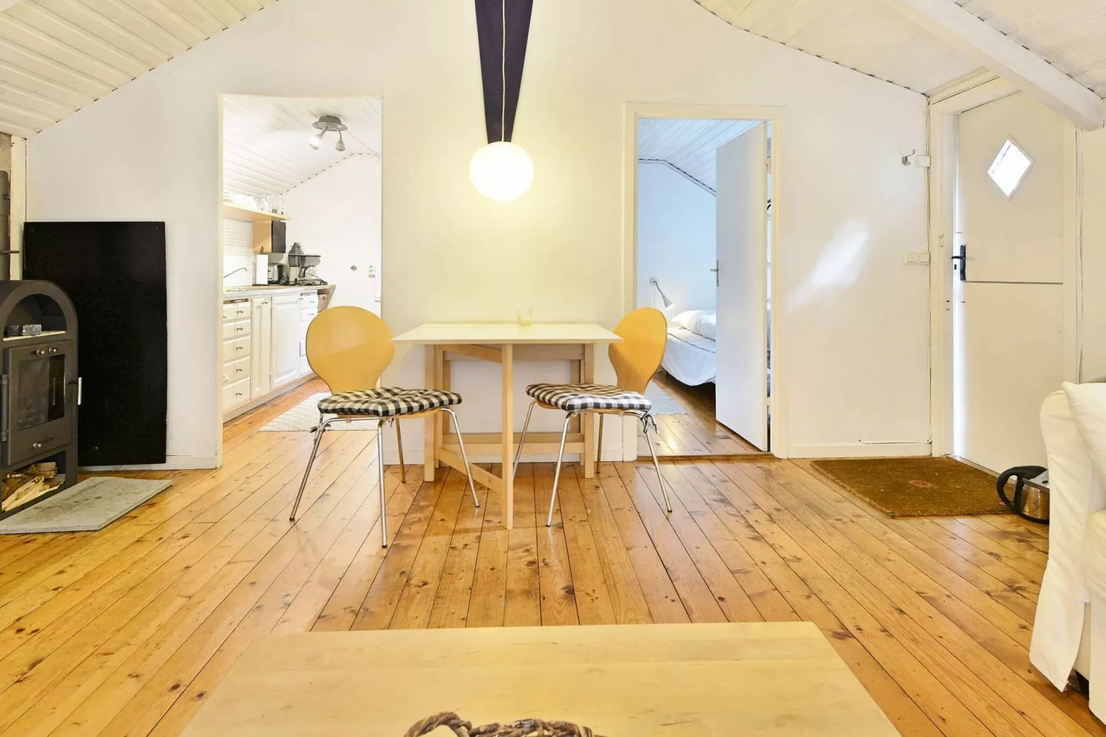 4 person holiday home in HALLABRO-By Traum-Indoor