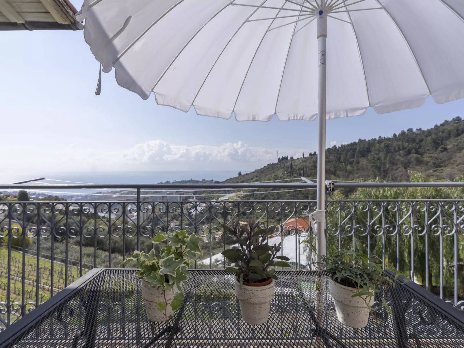 Casetta in collina-Outside