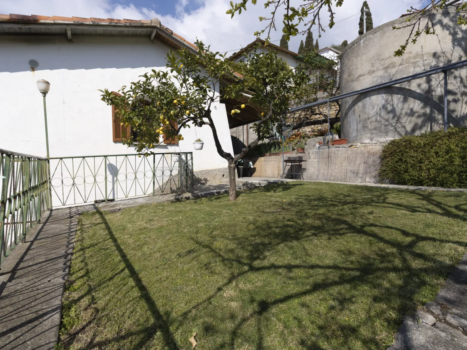 Casetta in collina-Outside