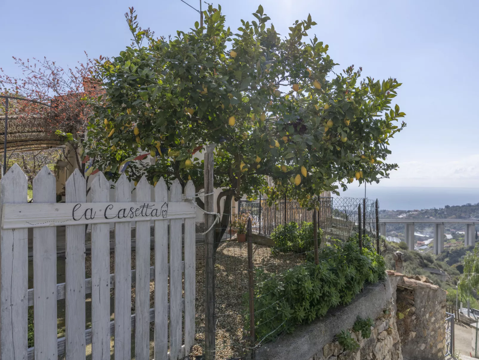 Casetta in collina-Outside