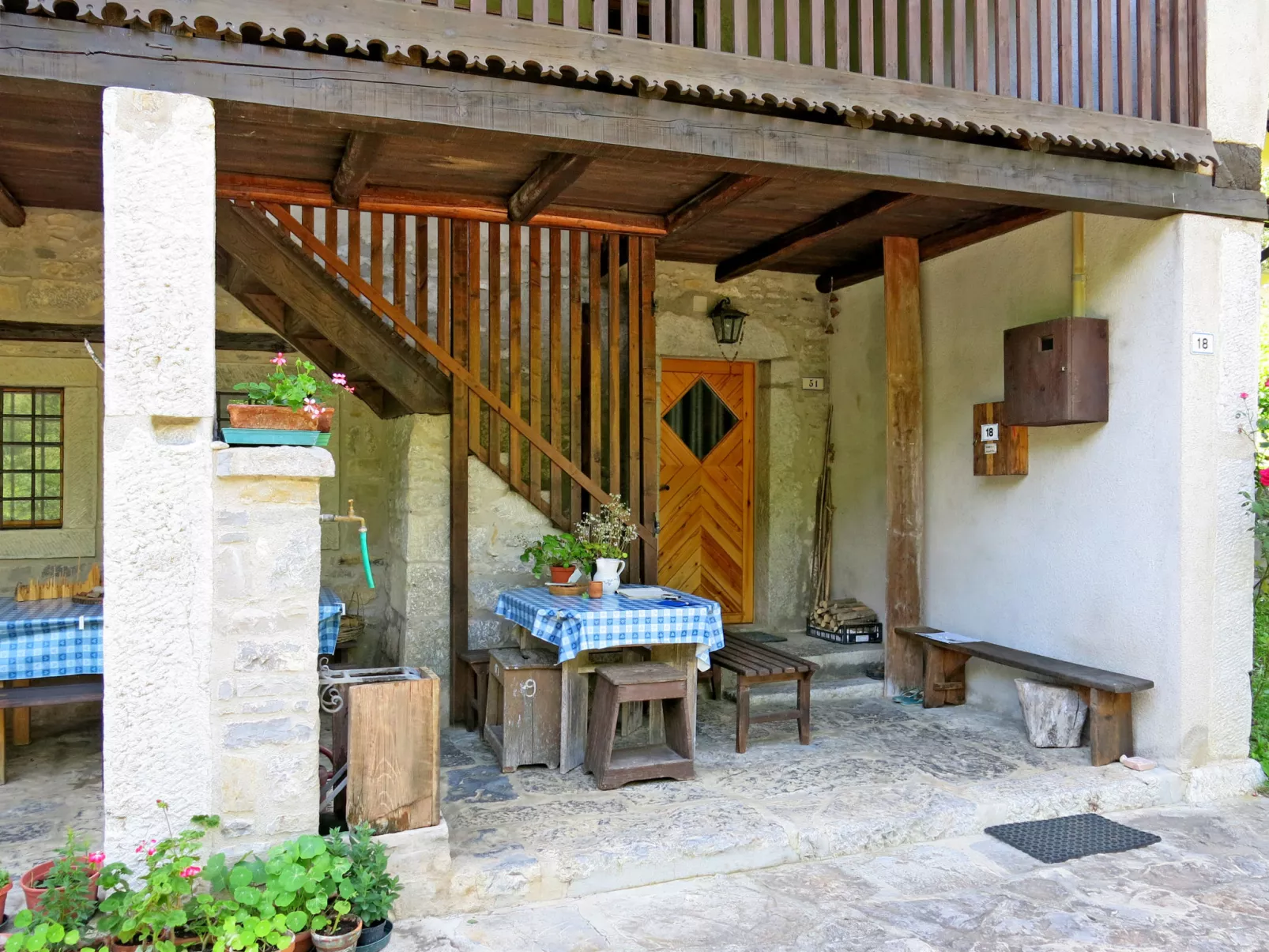Casa Polava-Outside