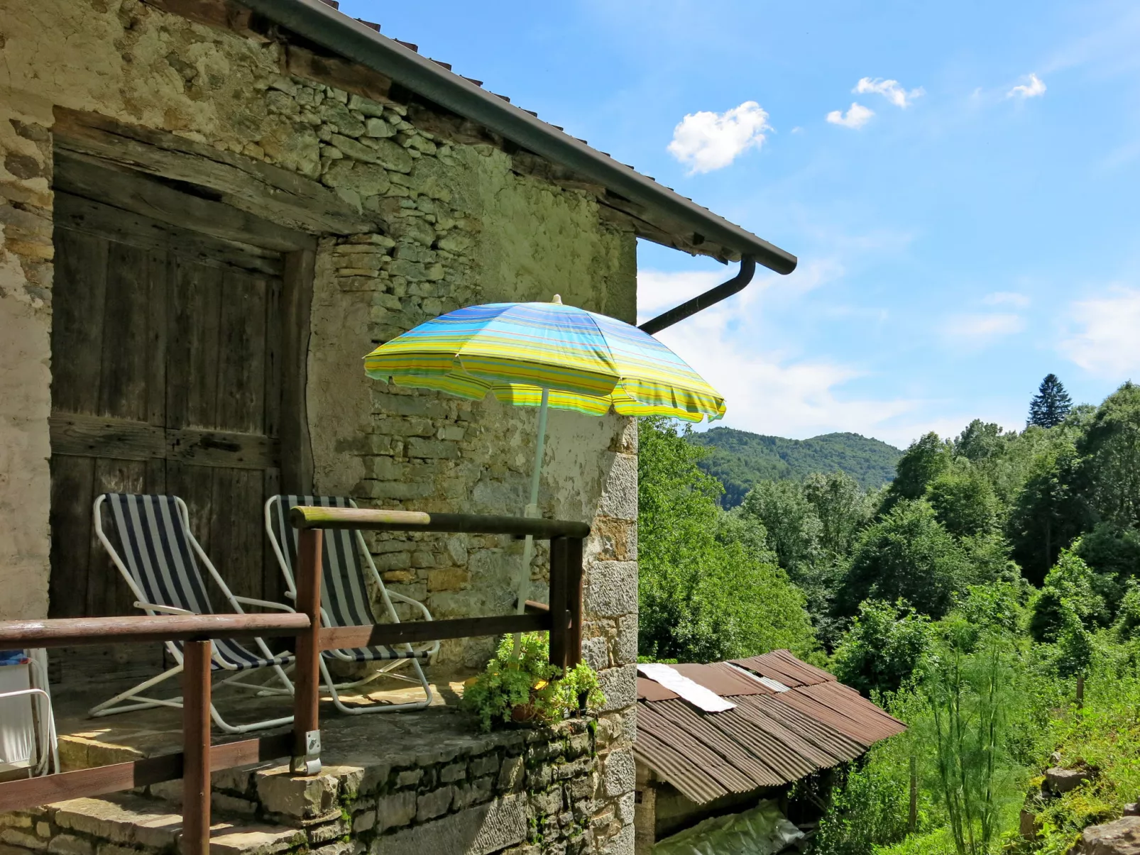 Casa Polava-Outside