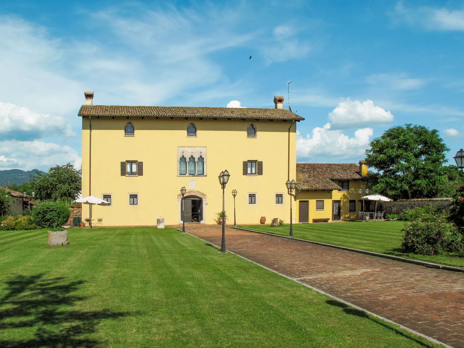 Domus Magna-Outside