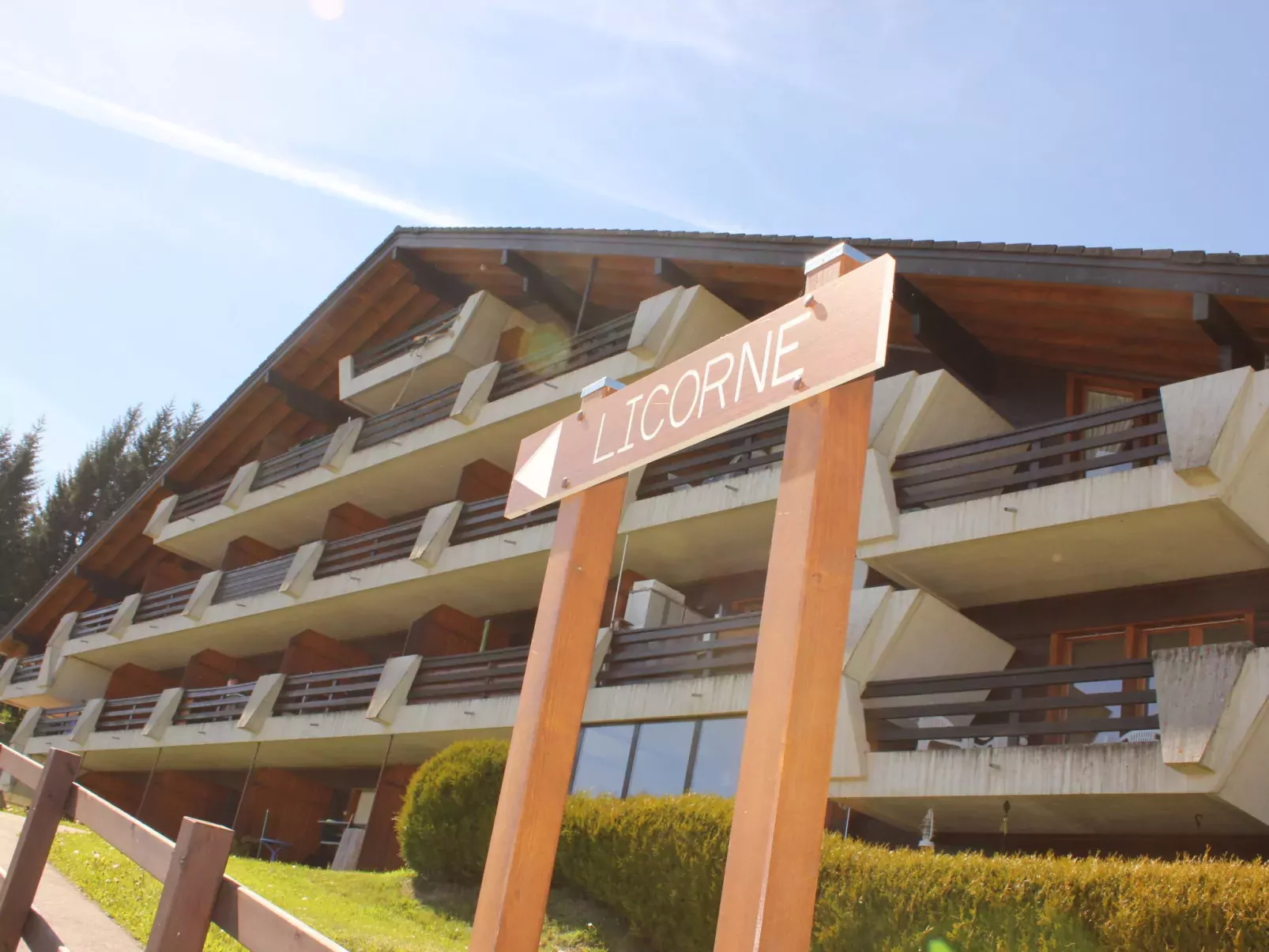 Licorne-Outside