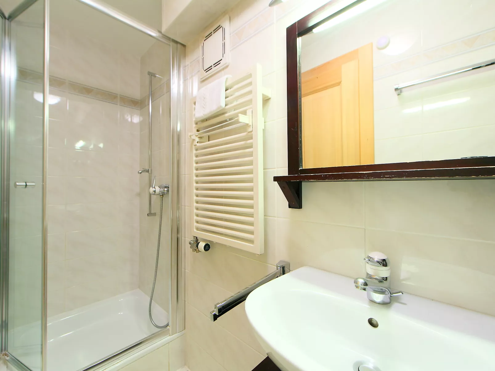 Daphné A 32-Inside