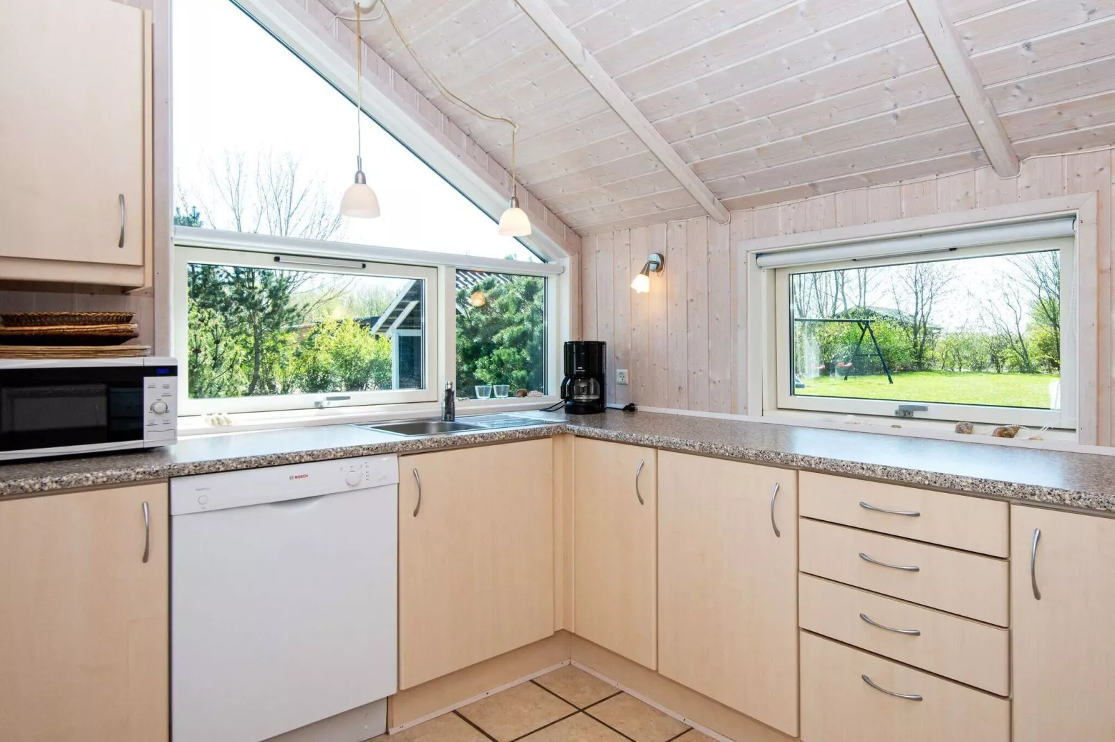 Luxury Retreat with Spa - By Traum Ferienwohnungen-Indoor