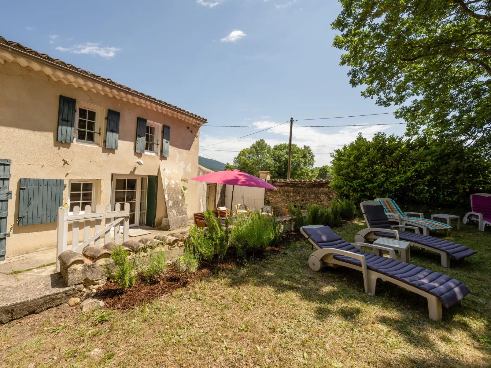 La Chambaillarde-Outside