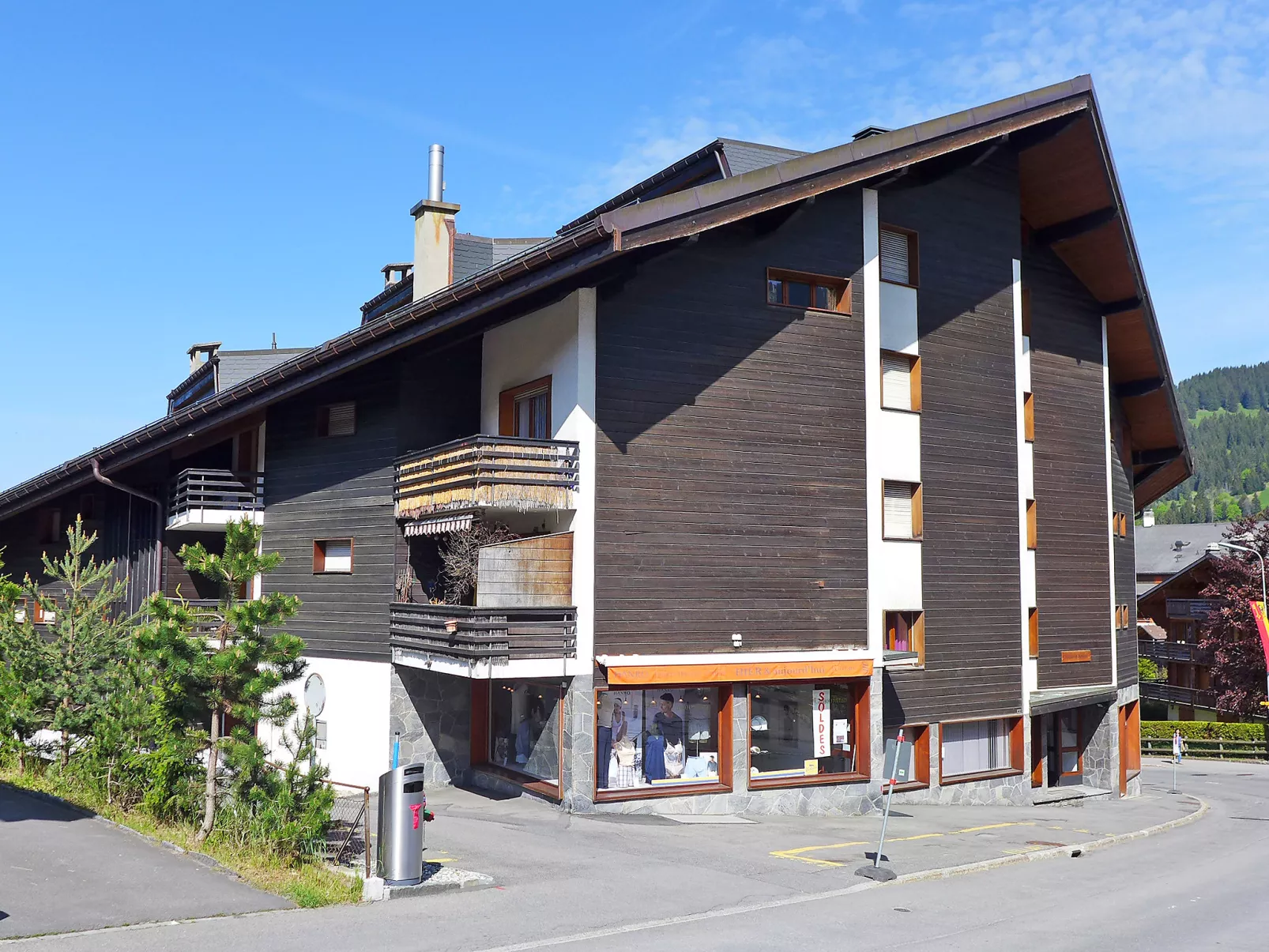 Villars Soleil A27-Outside