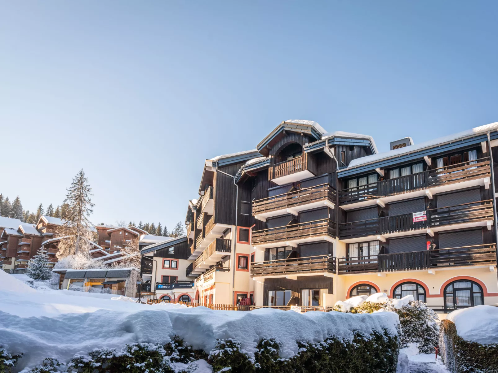 Grand Morillon-Outside