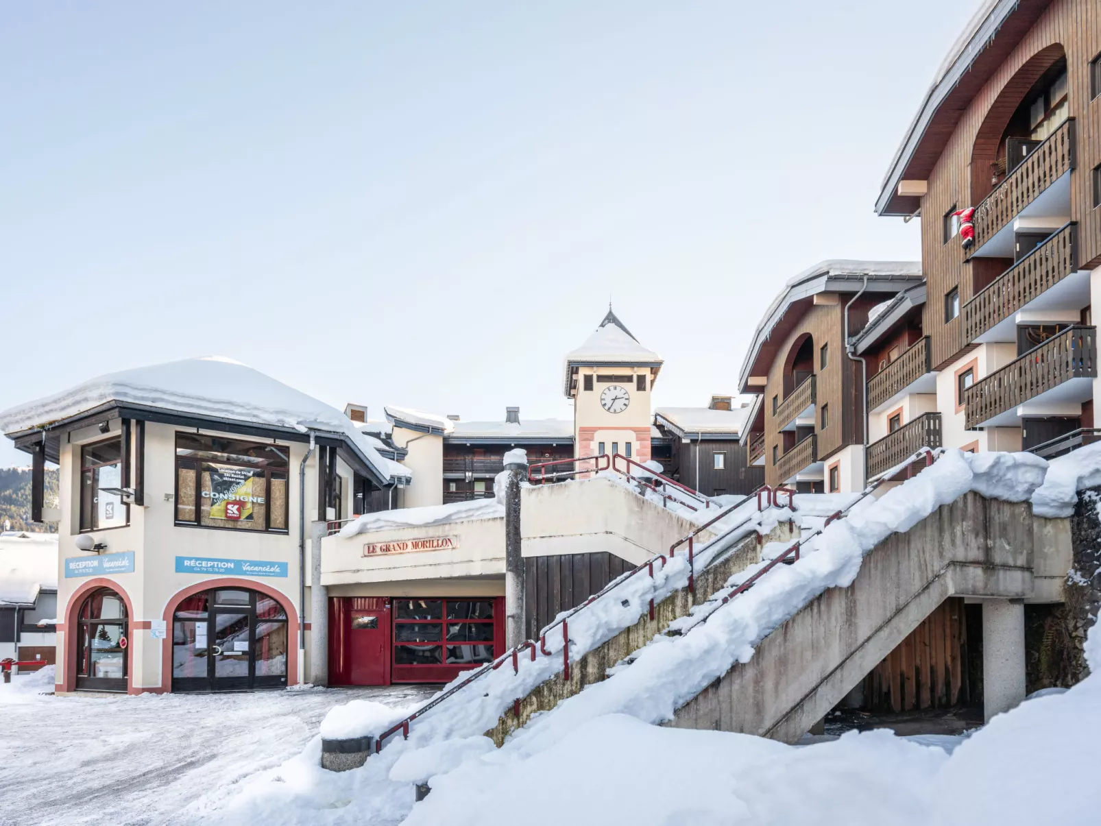 Grand Morillon-Outside