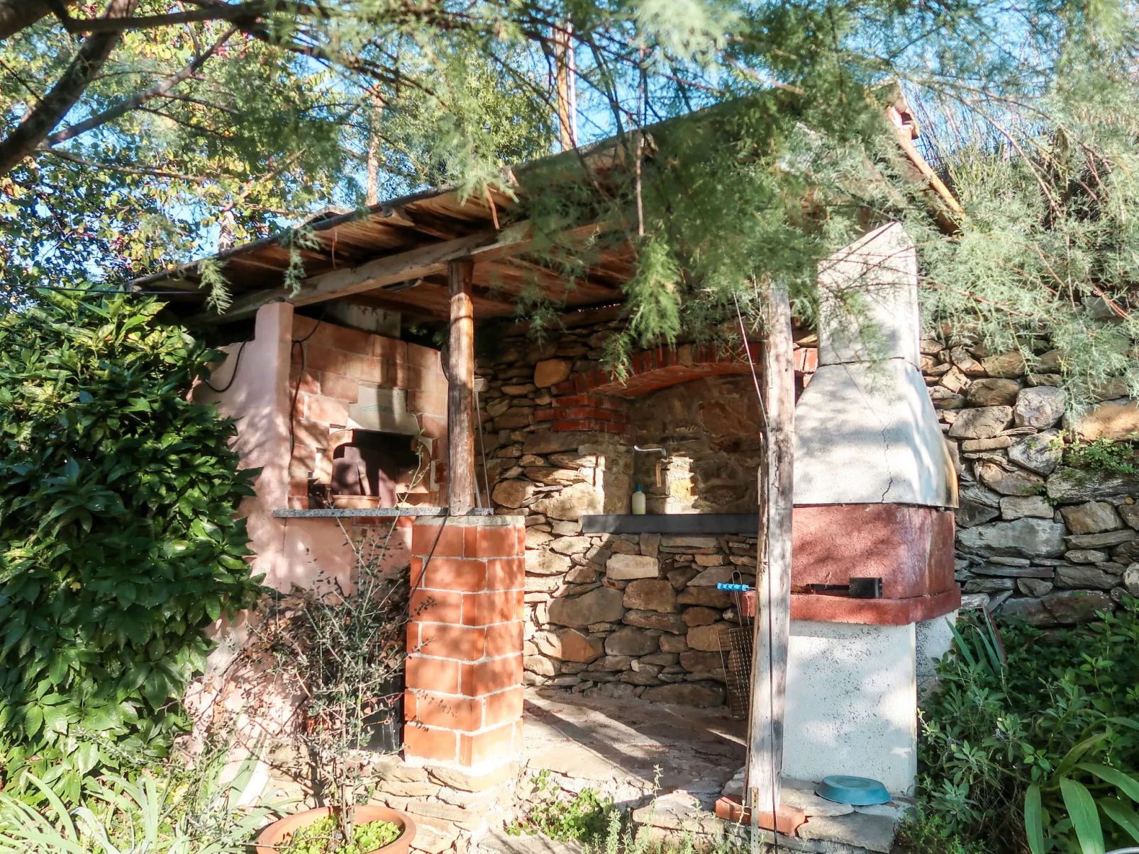 Casina (VDE211)-Outside