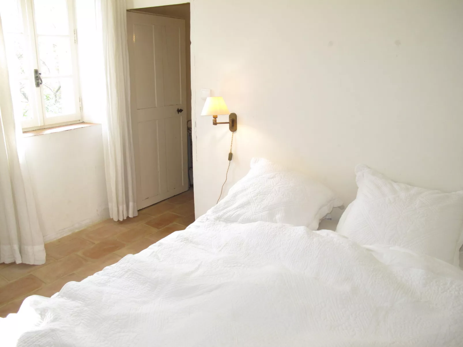 Les Puits Neufs-Inside