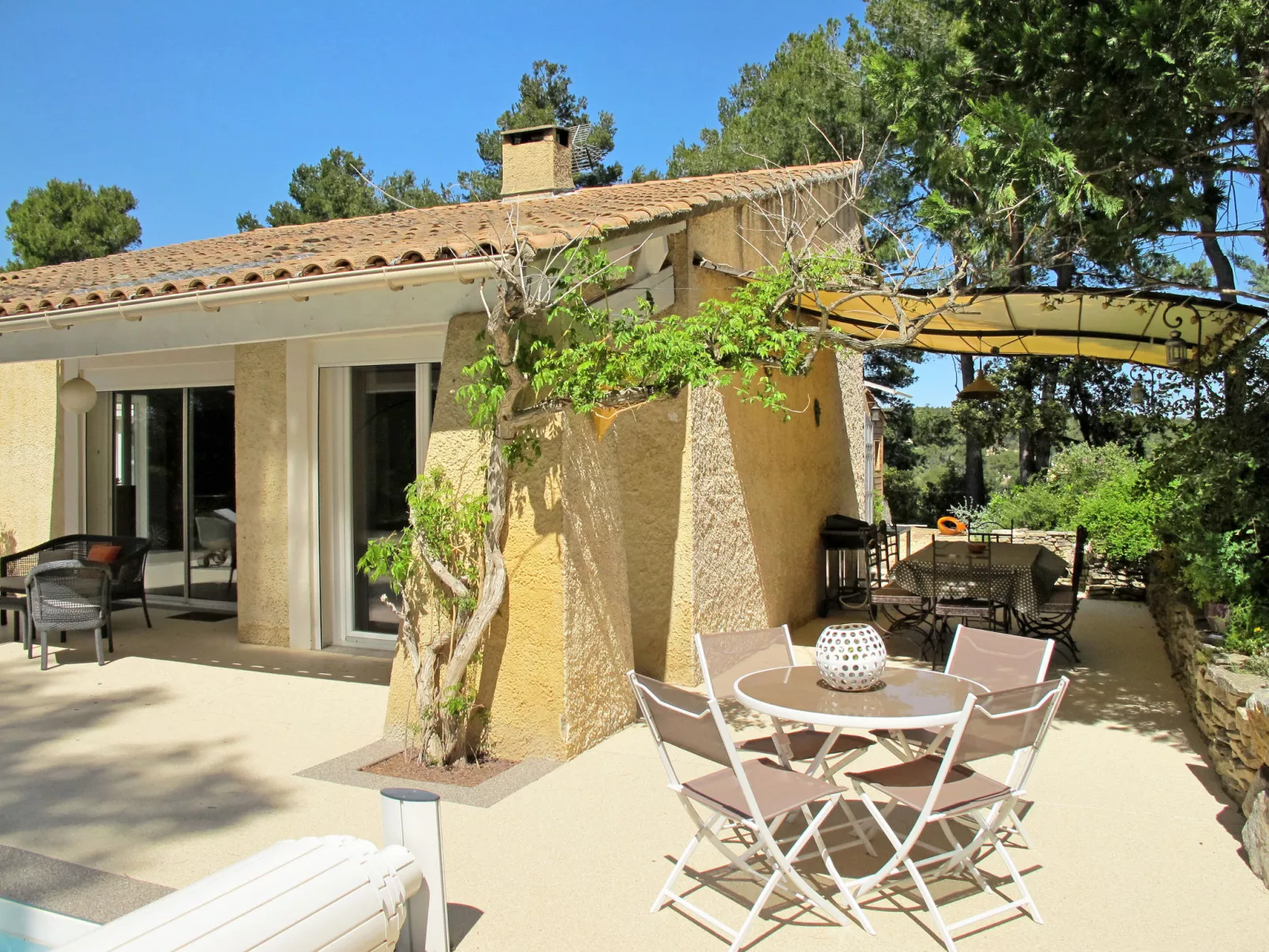 Luberon Vidauque-Outside
