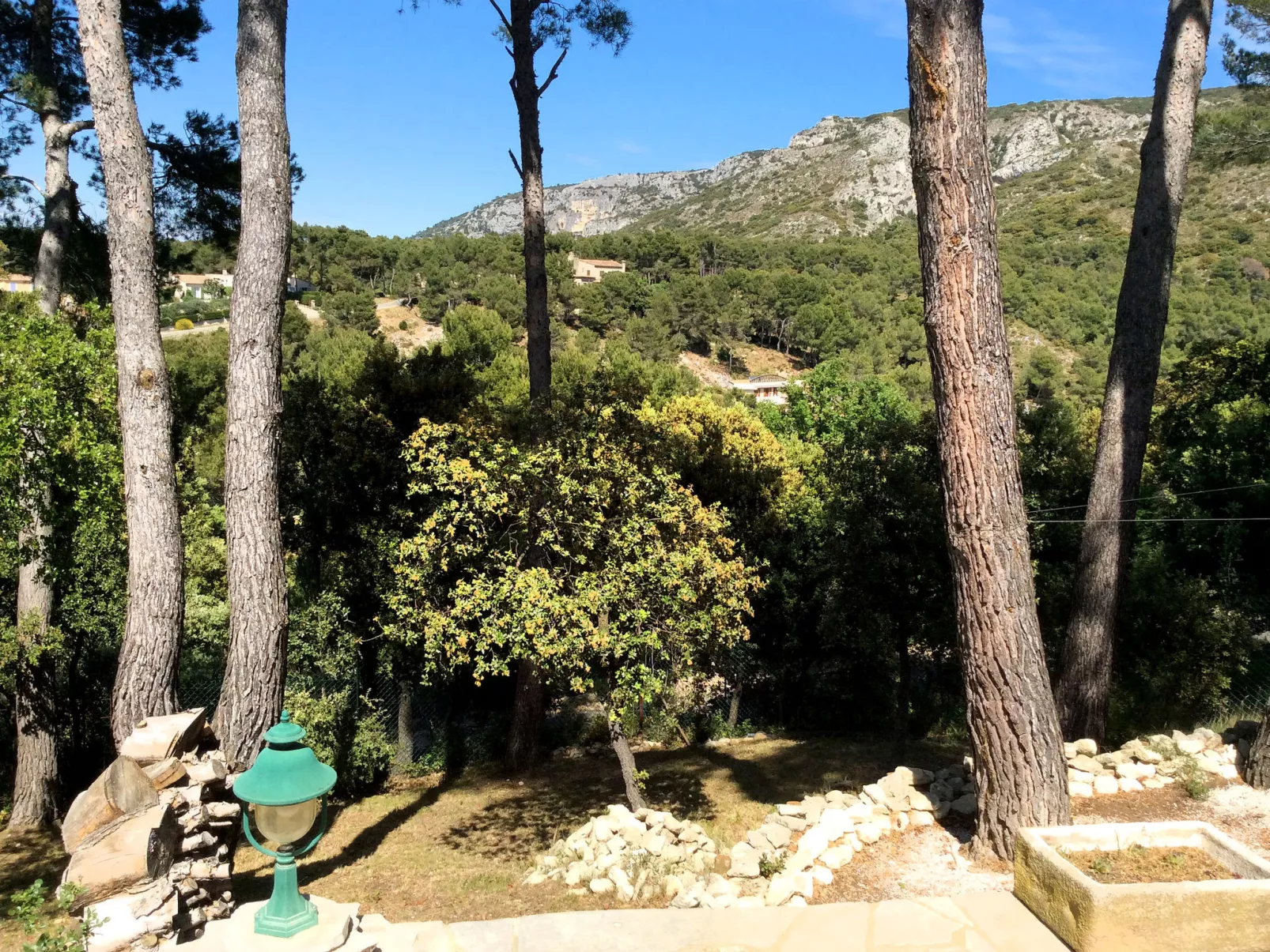 Luberon Vidauque-Outside