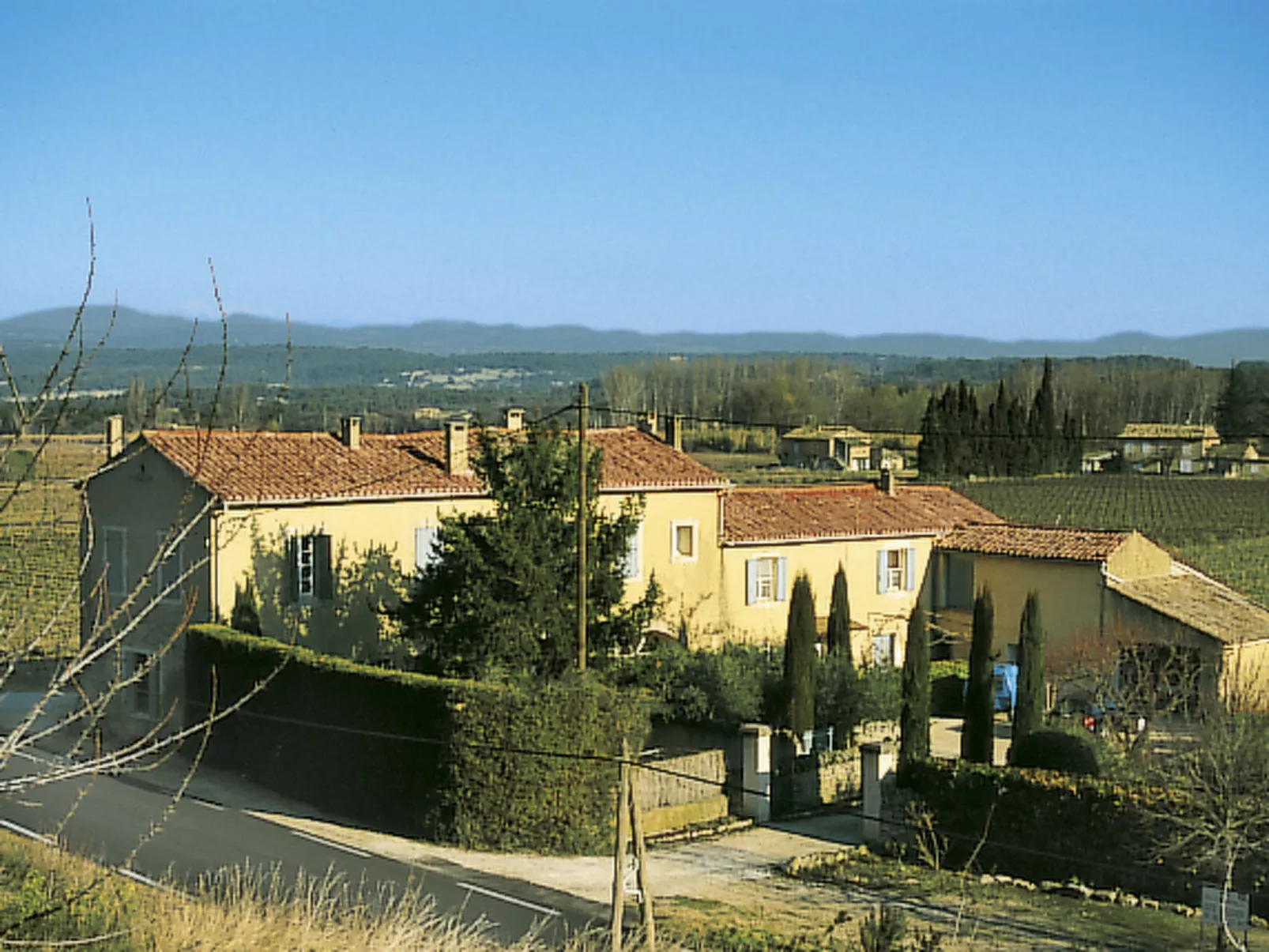 Le Cèdre-Outside