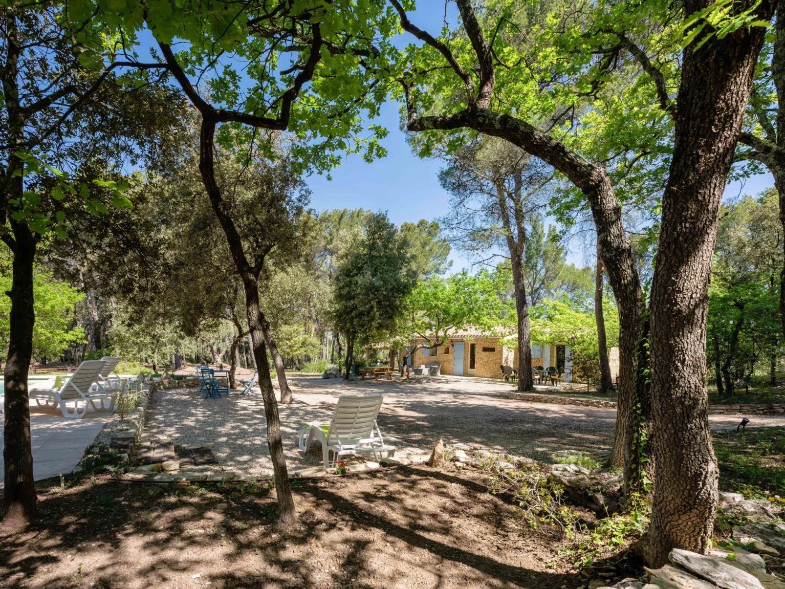 La Pinède-Outside