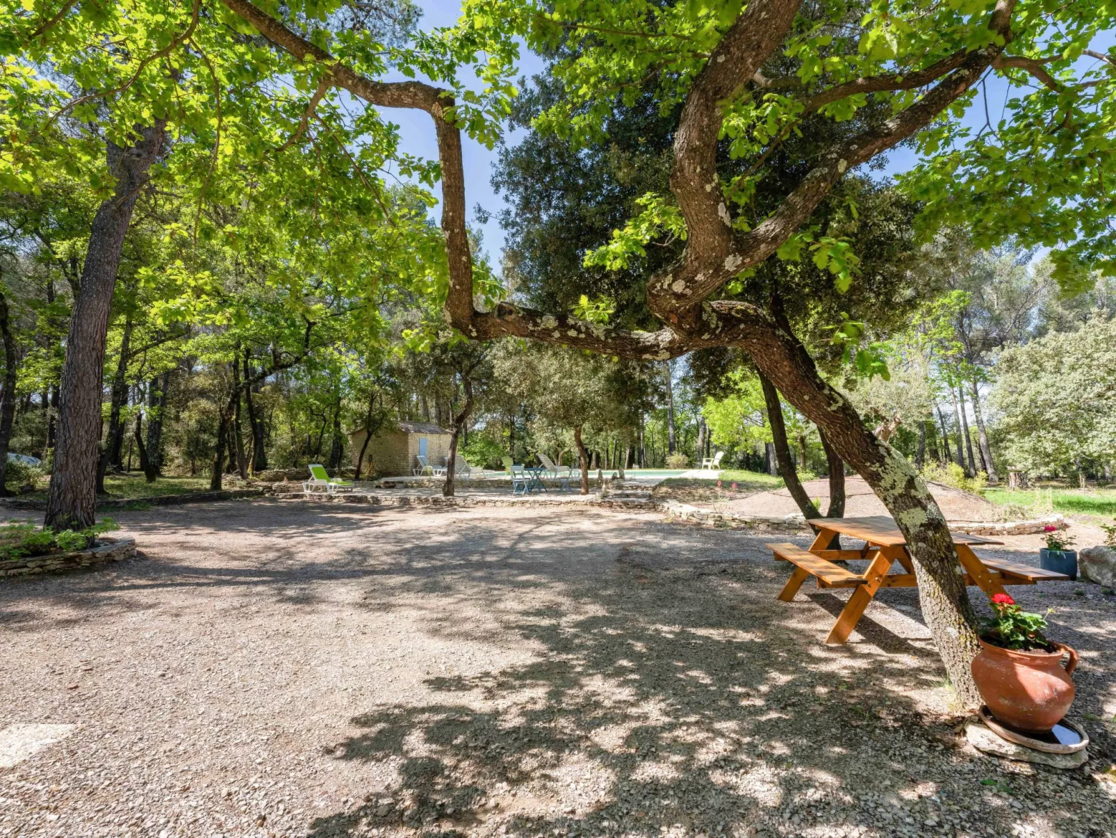 La Pinède-Outside