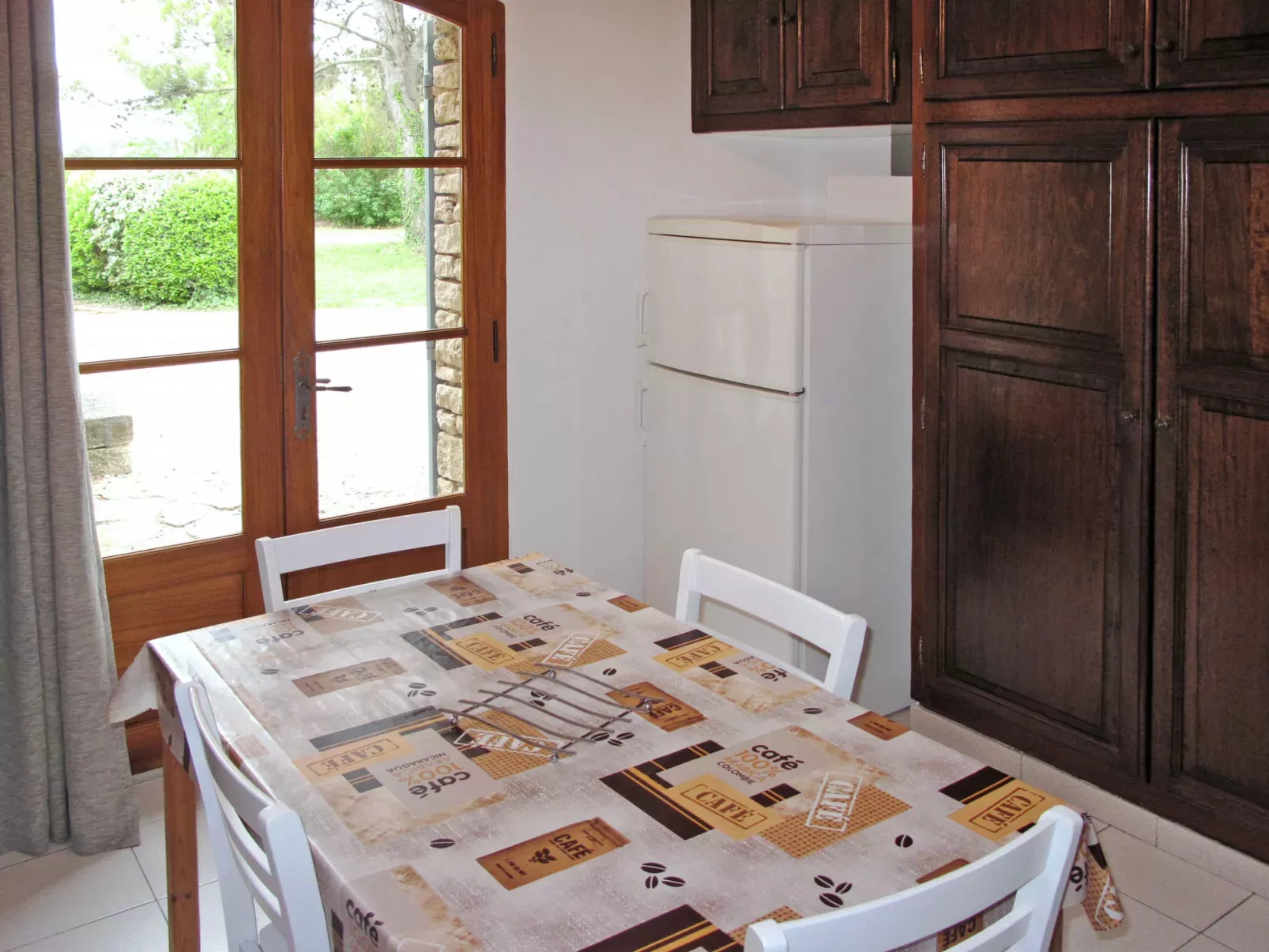 Le Platane-Inside