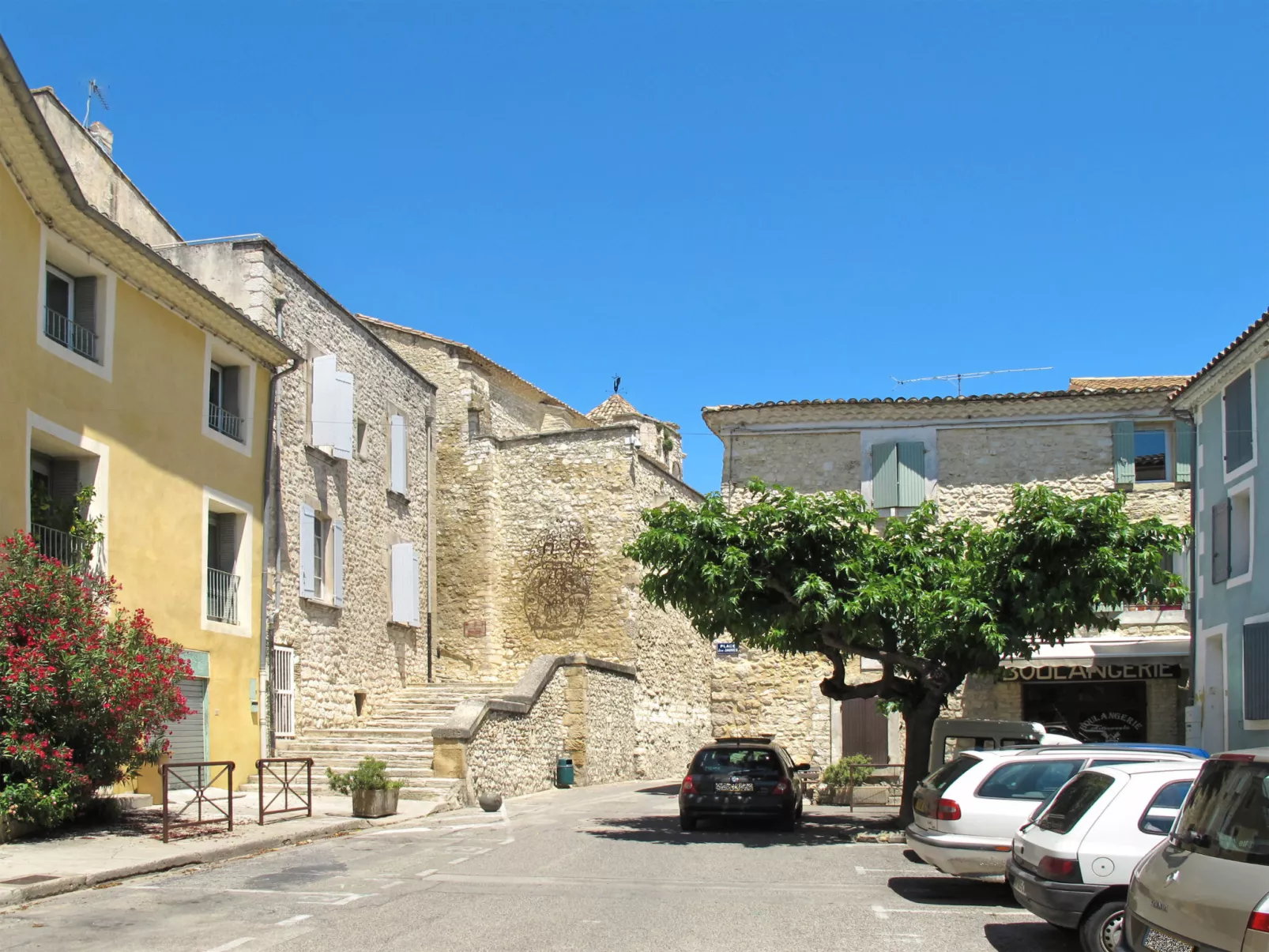Le Platane-Area