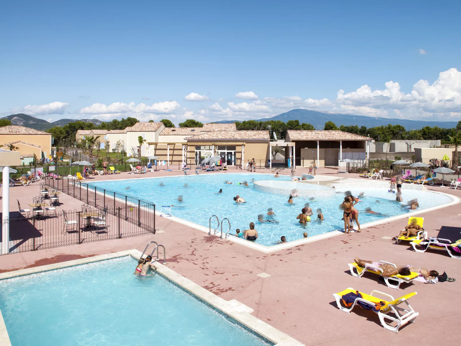 Les Demeures du Ventoux-Outside