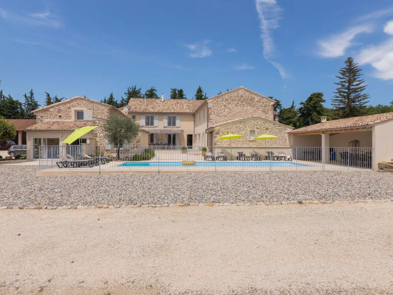 La Machotte-Outside
