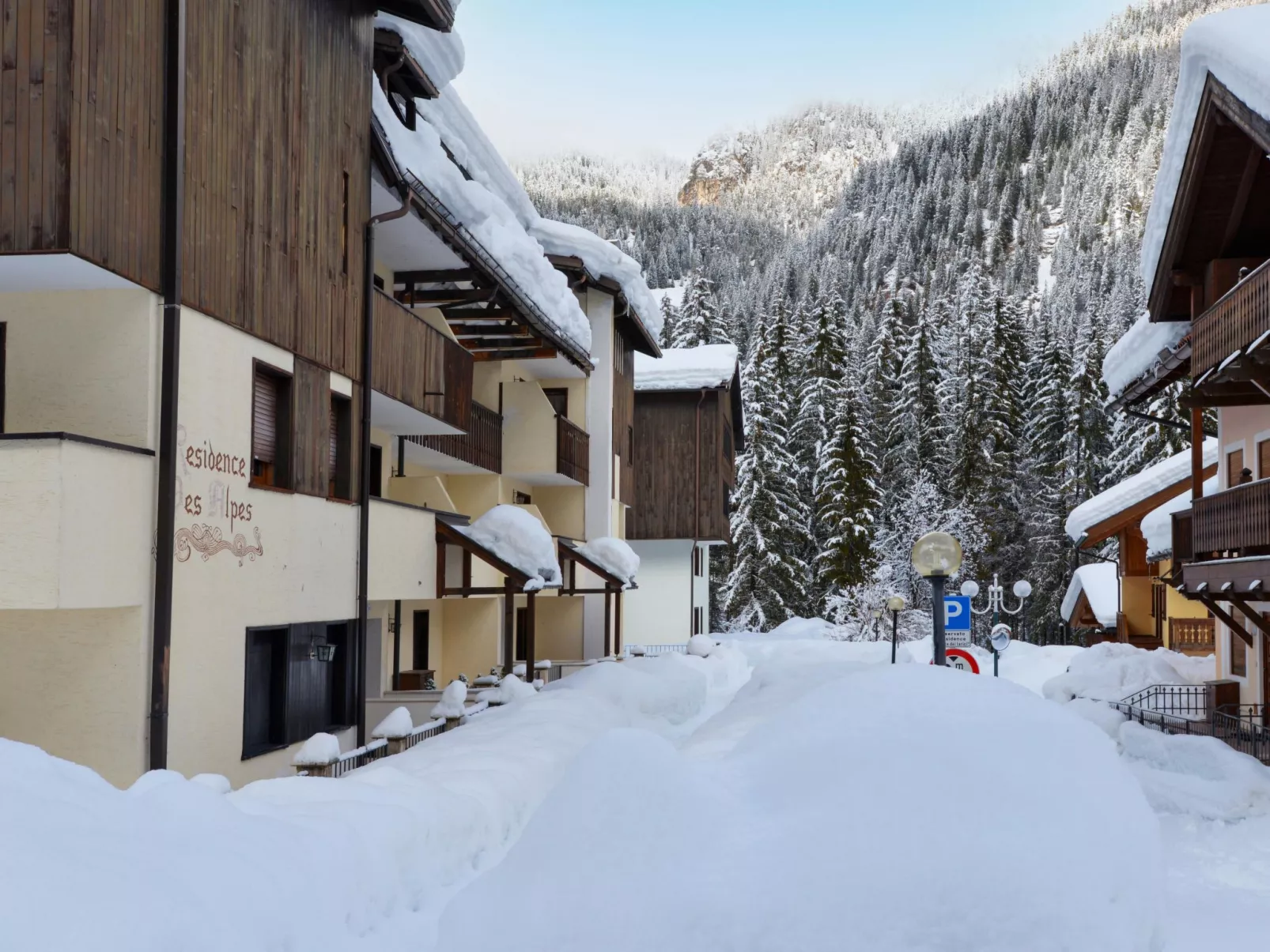 Des Alpes-Outside