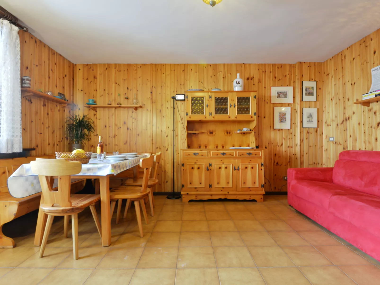 Des Alpes-Inside