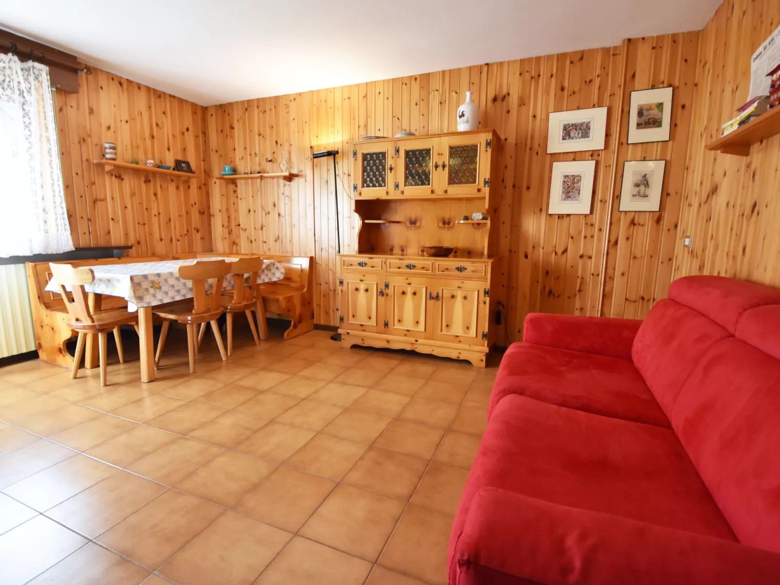 Des Alpes-Inside