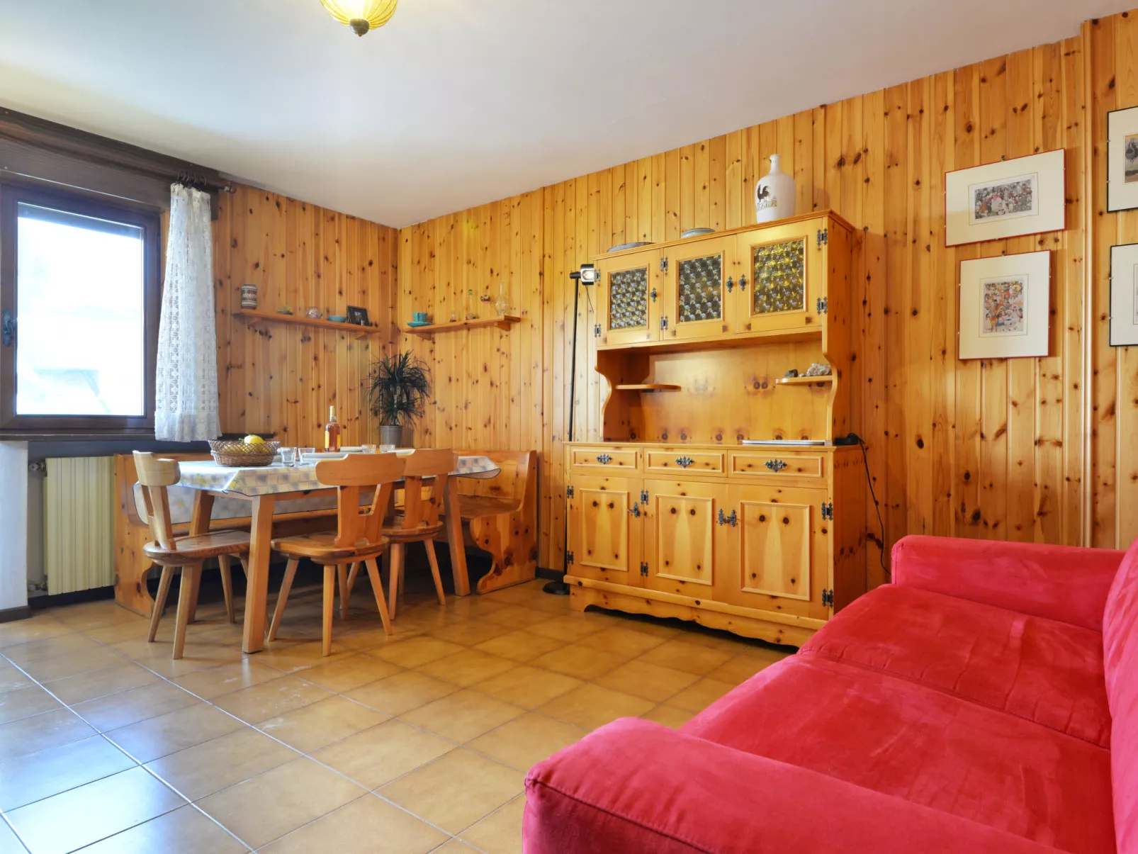 Des Alpes-Inside