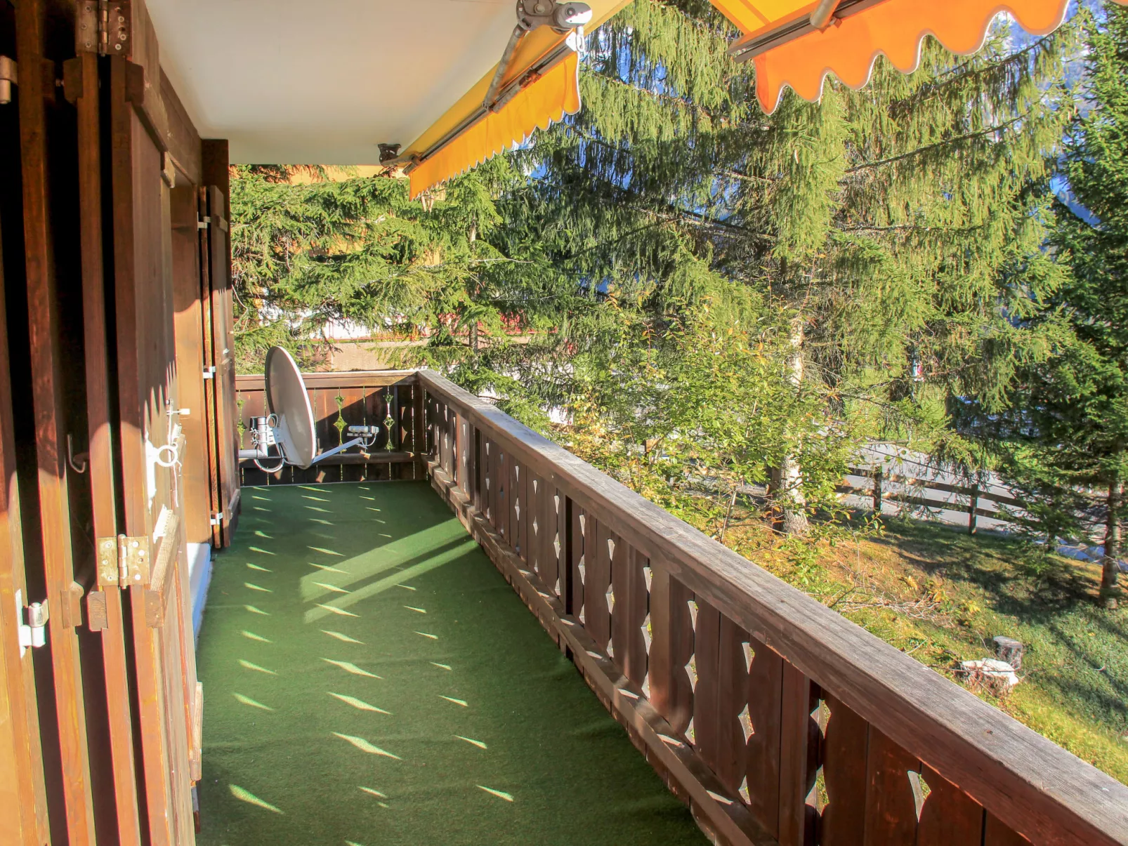 Chalet Bodmisunne-Draußen