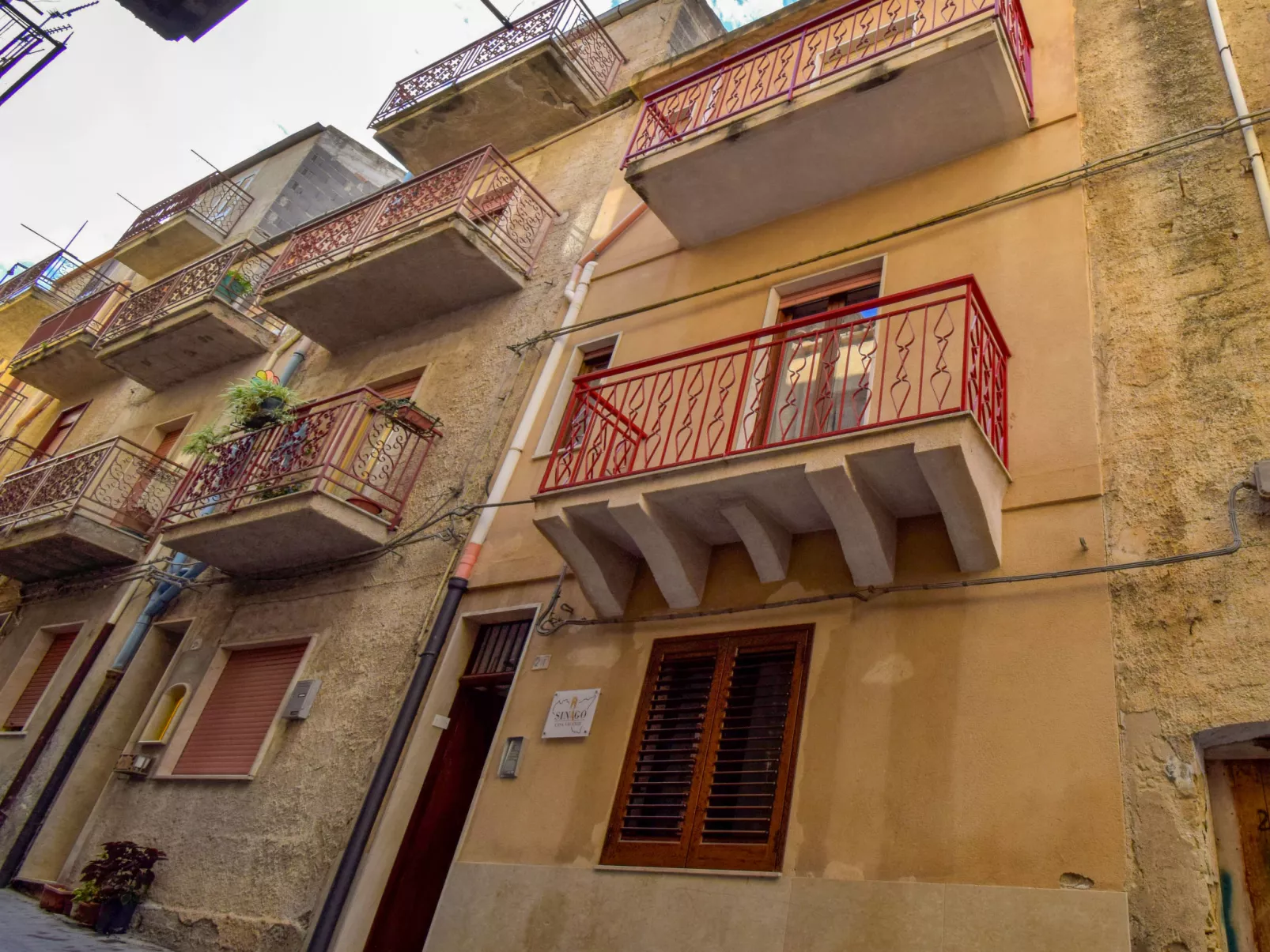 Ginestra SinAgo-Outside