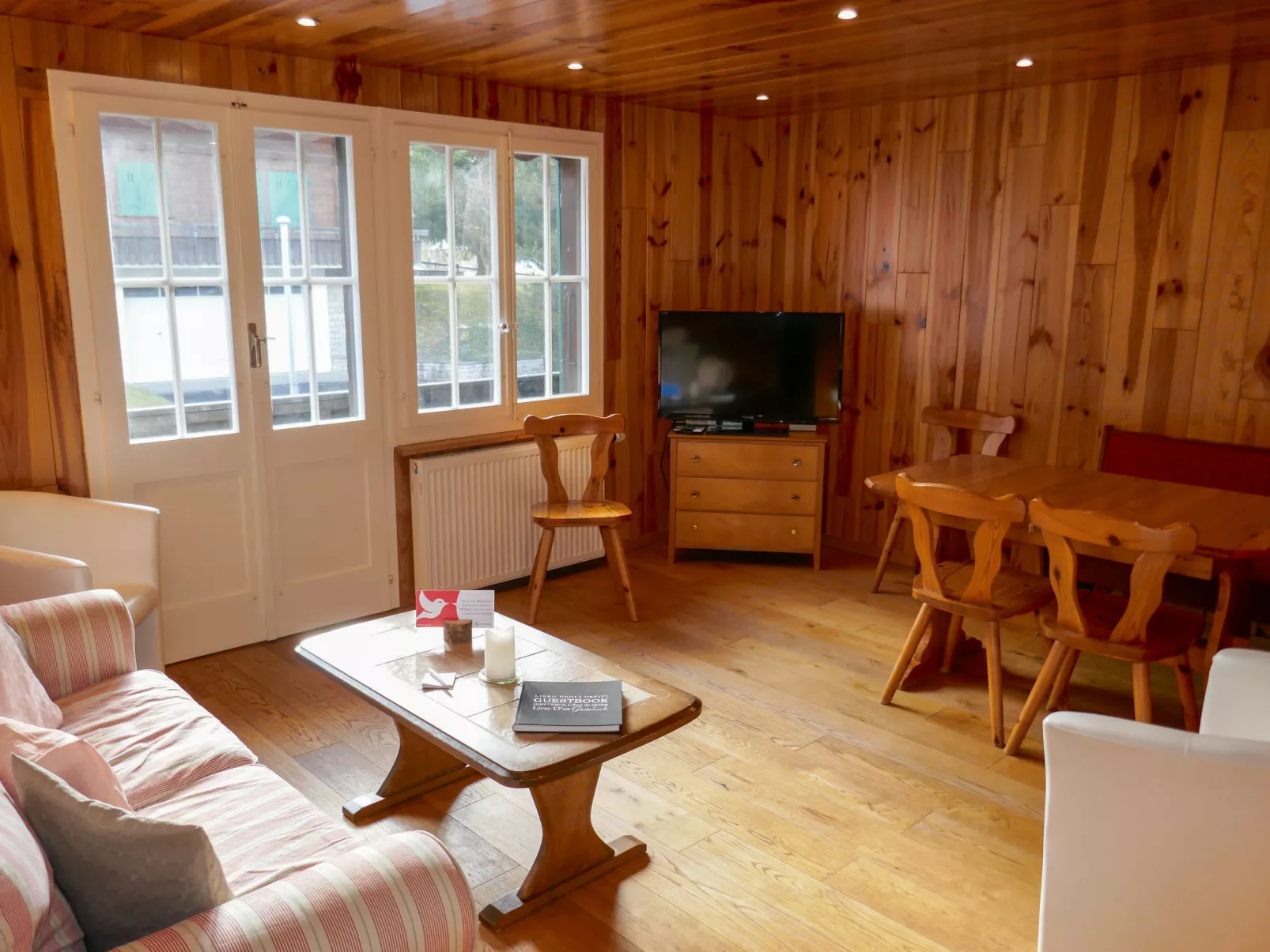 Chalet Anna-Drinnen