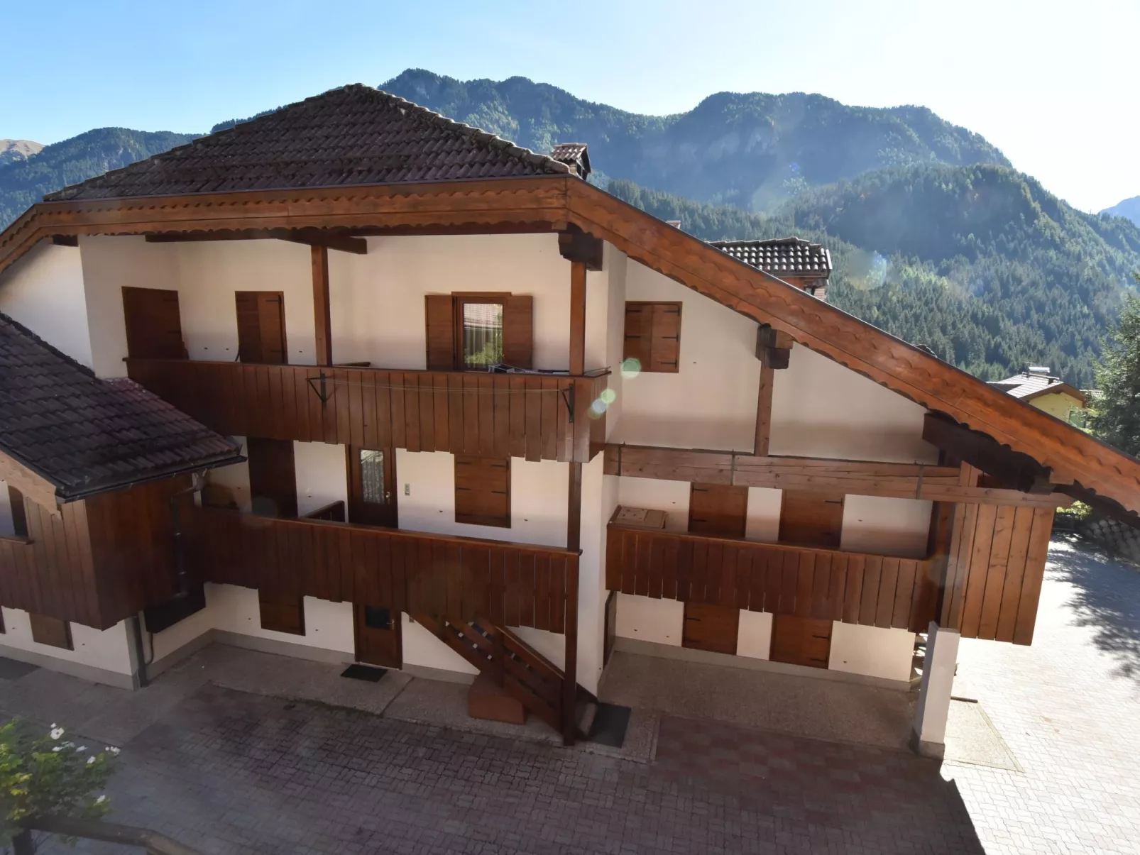 Villaggio Ladino-Outside