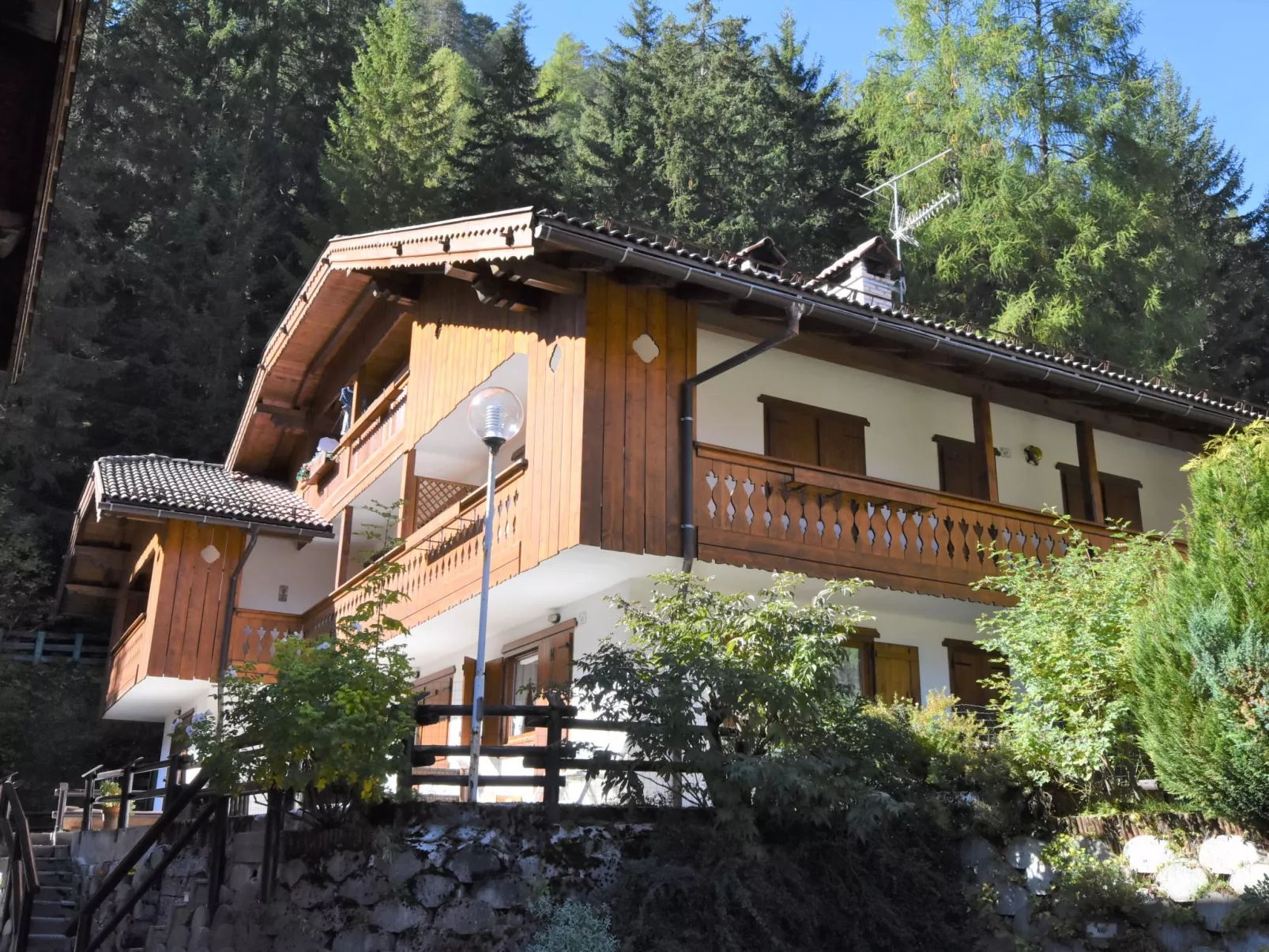 Villaggio Ladino-Outside