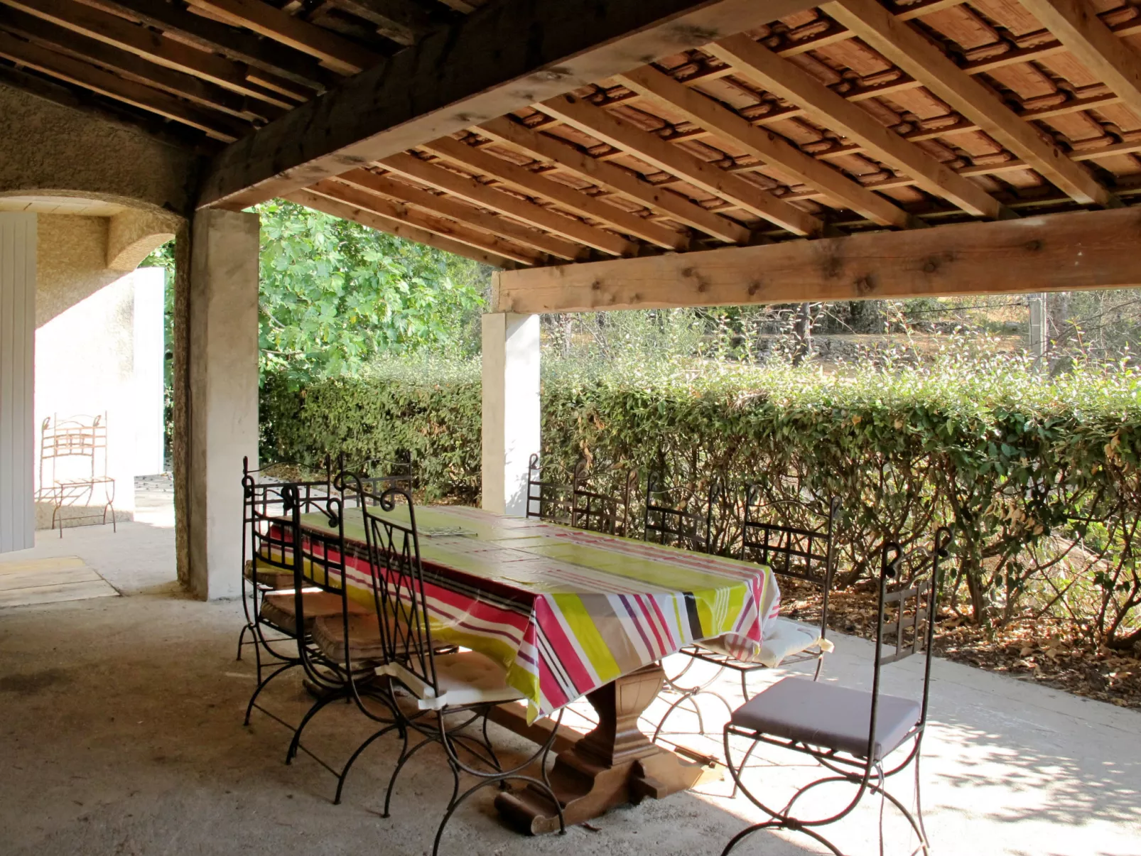 Cros de Gourdin-Outside