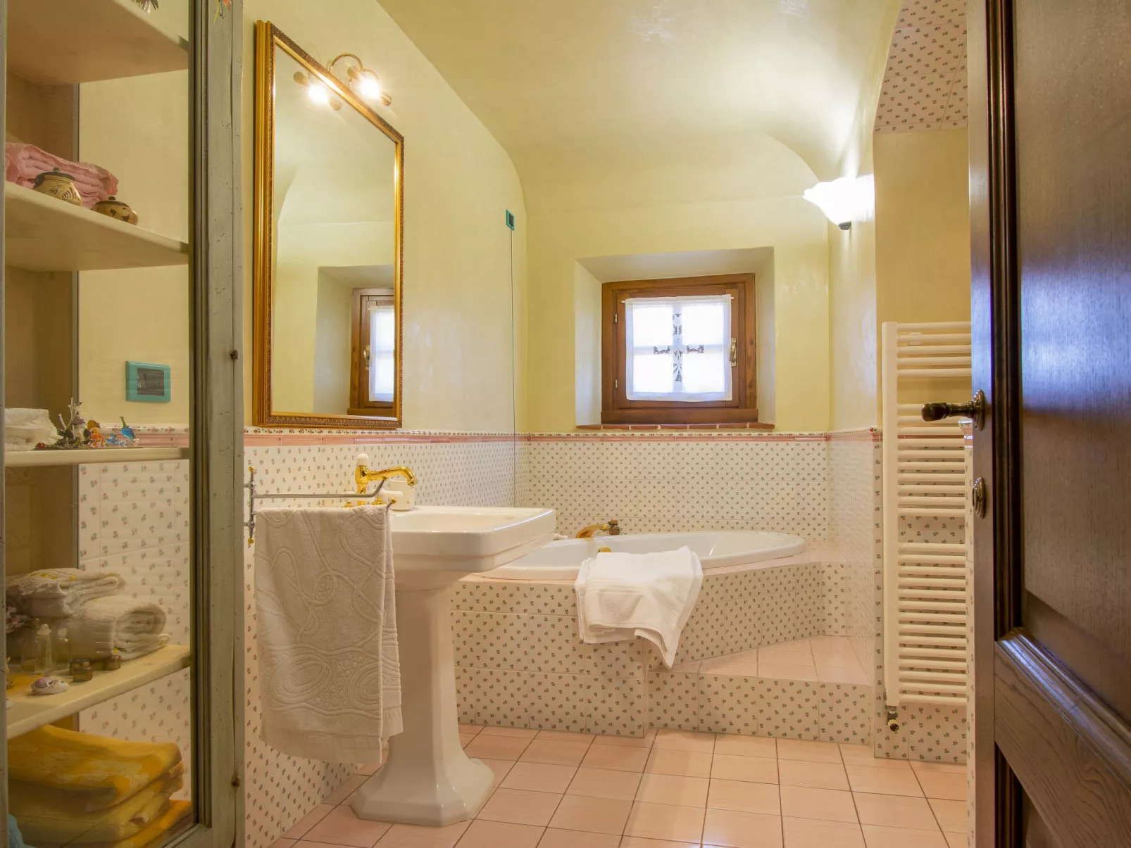 Casa Bensa-Inside