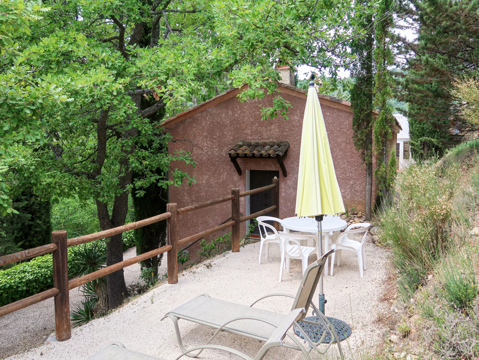 La Chênaie-Outside