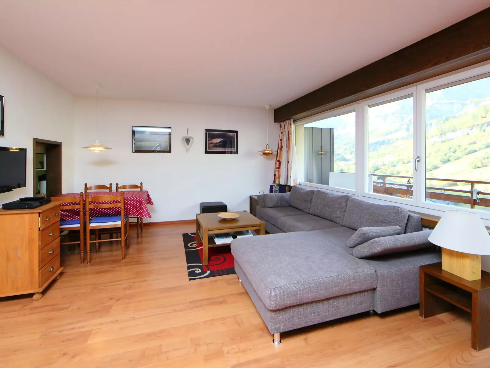 Ringstrasse Apt 312-Inside