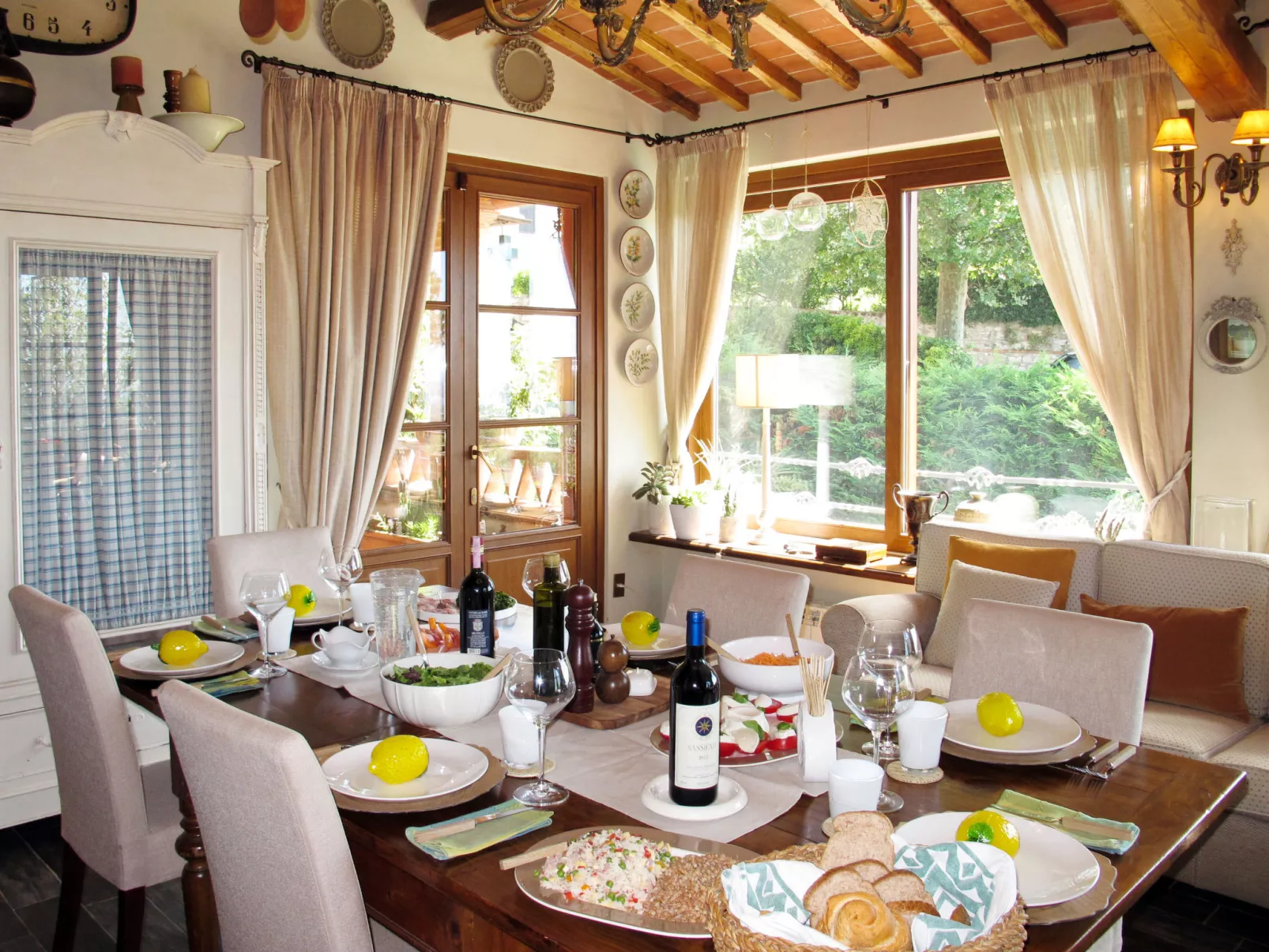 Capo Corso-Inside