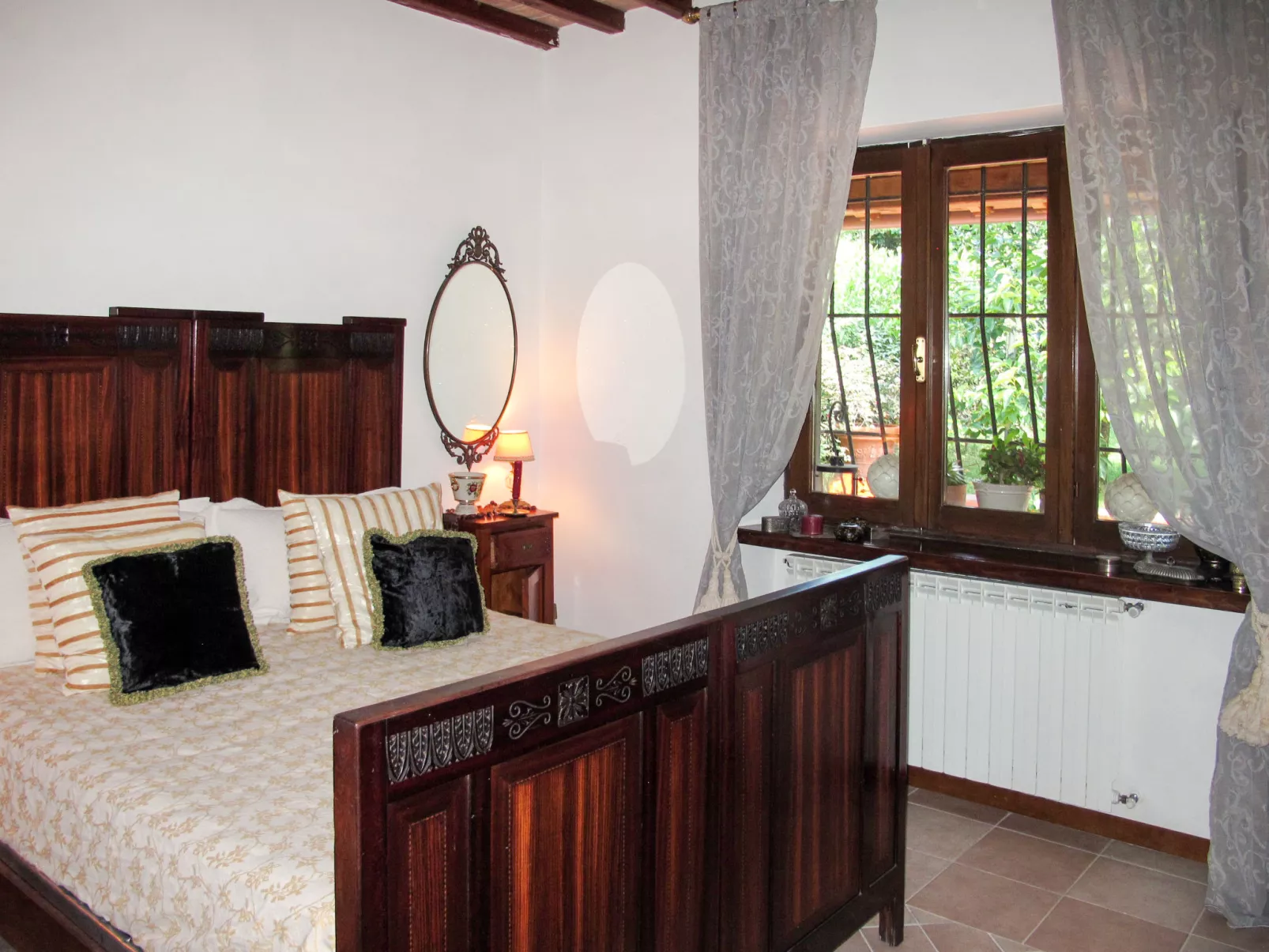 Capo Corso-Inside
