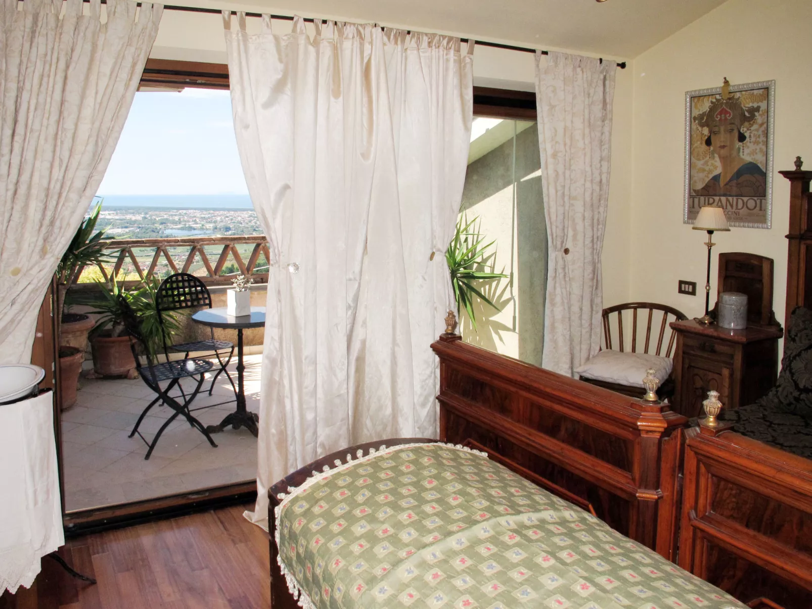 Capo Corso-Inside