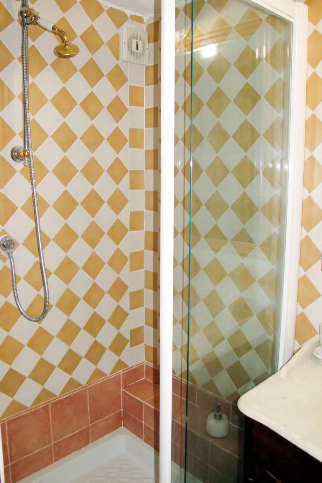 Capo Corso-Inside