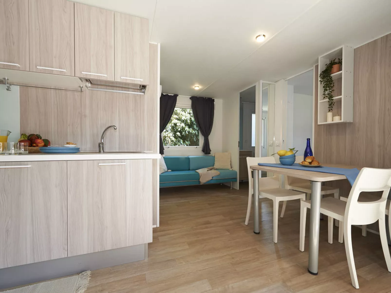 Maxi Caravan Ischia-Inside
