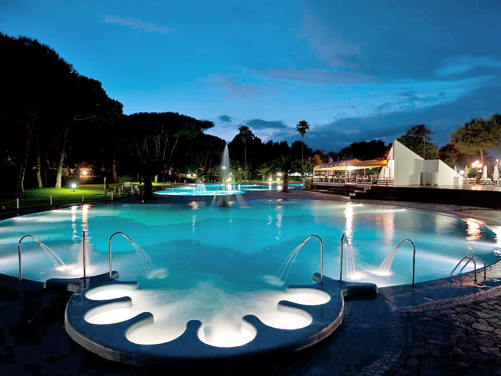 Maxi Caravan Ischia-Outside
