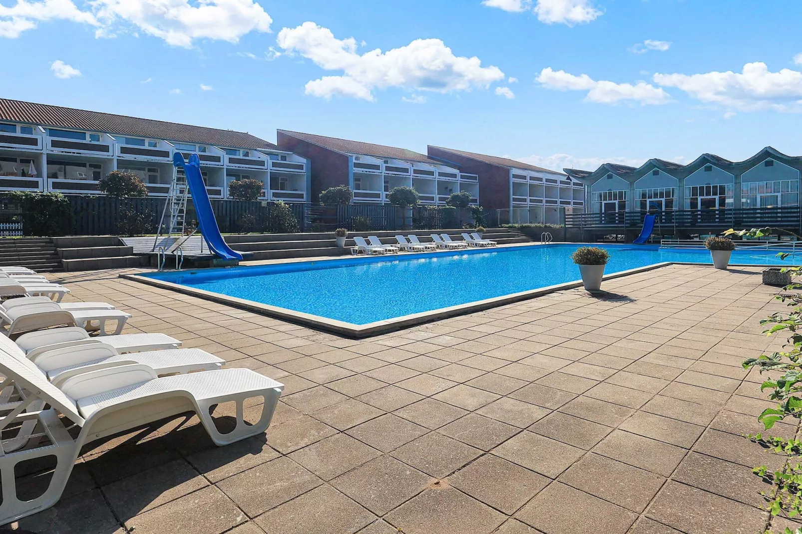 2½ room, 1 st floor-Pool